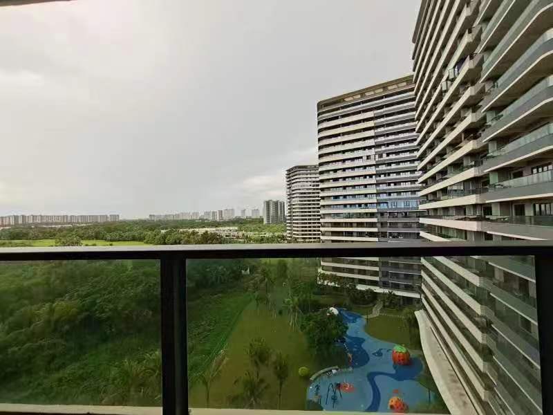 融创观澜湖公园壹号一期  2室1厅2卫    74.0万 融创观澜湖公园壹号一期  2室1厅2卫    74.0万客厅