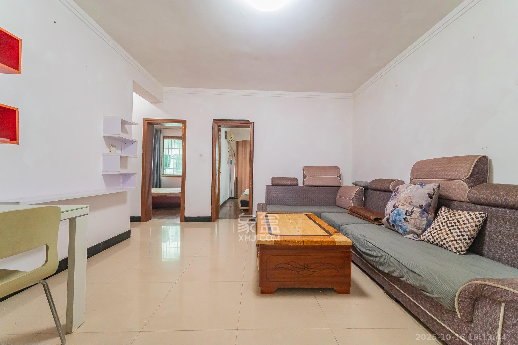 茶叶大市场“山水茗园”  2室1厅1卫    31.0万 茶叶大市场“山水茗园”  2室1厅1卫    31.0万客厅