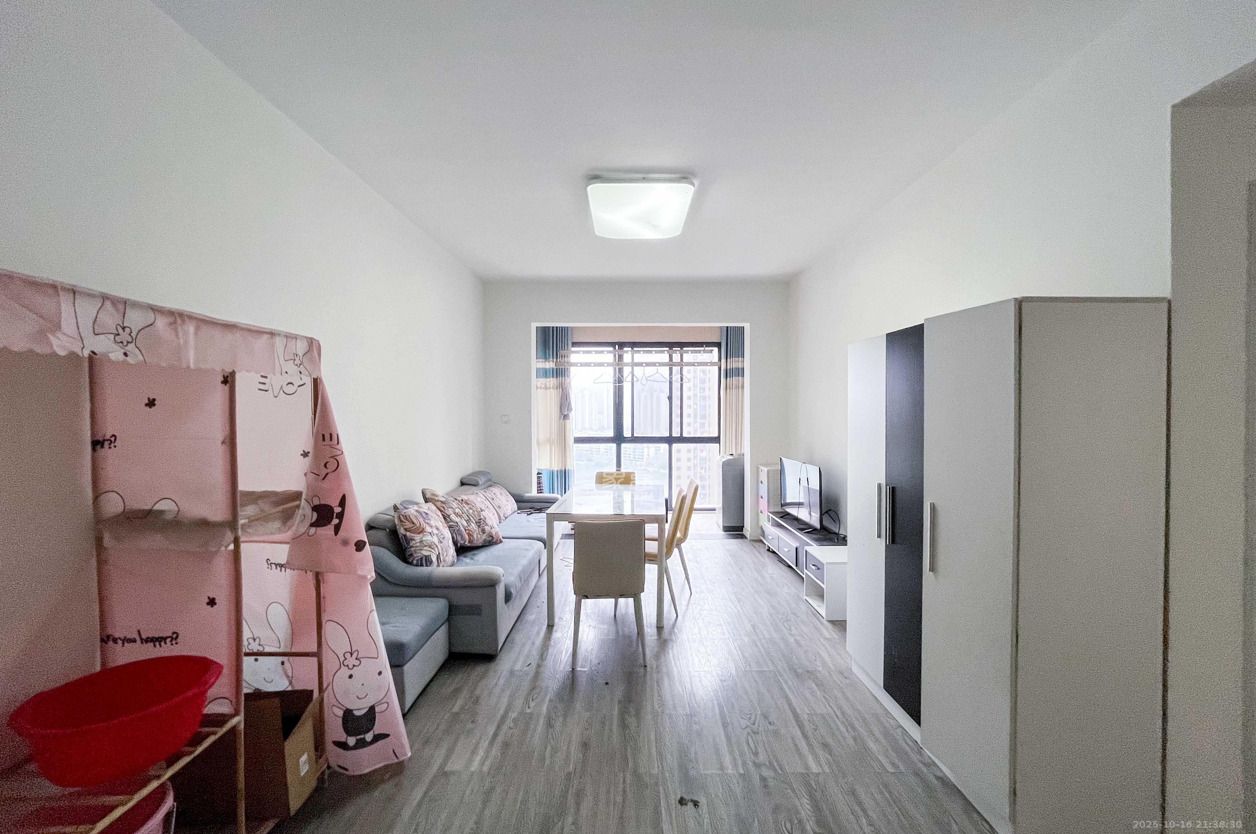 中建梅溪湖中心 3室2厅1卫 128.0万 中建梅溪湖中心 3室2厅1卫 128.0万客厅