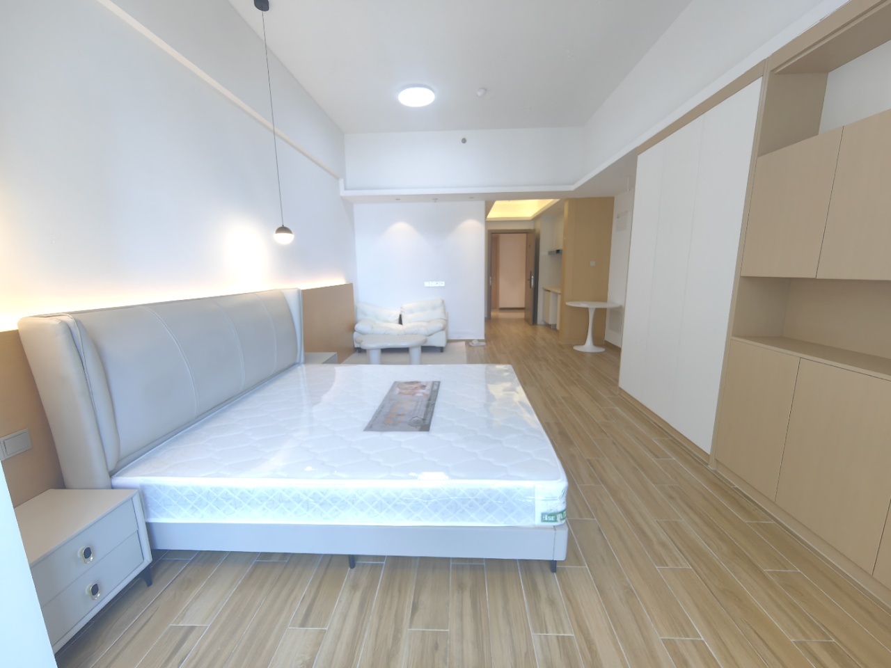 海航豪庭南苑  1室1厅1卫    2200.0元/月室内图