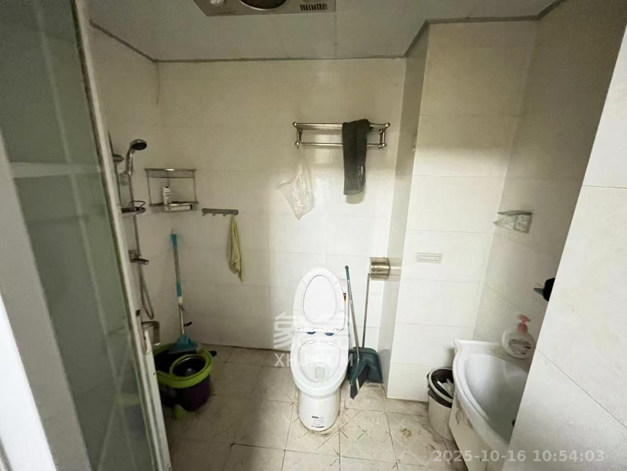 西子一间  1室1厅1卫    1400.0元/月室内图