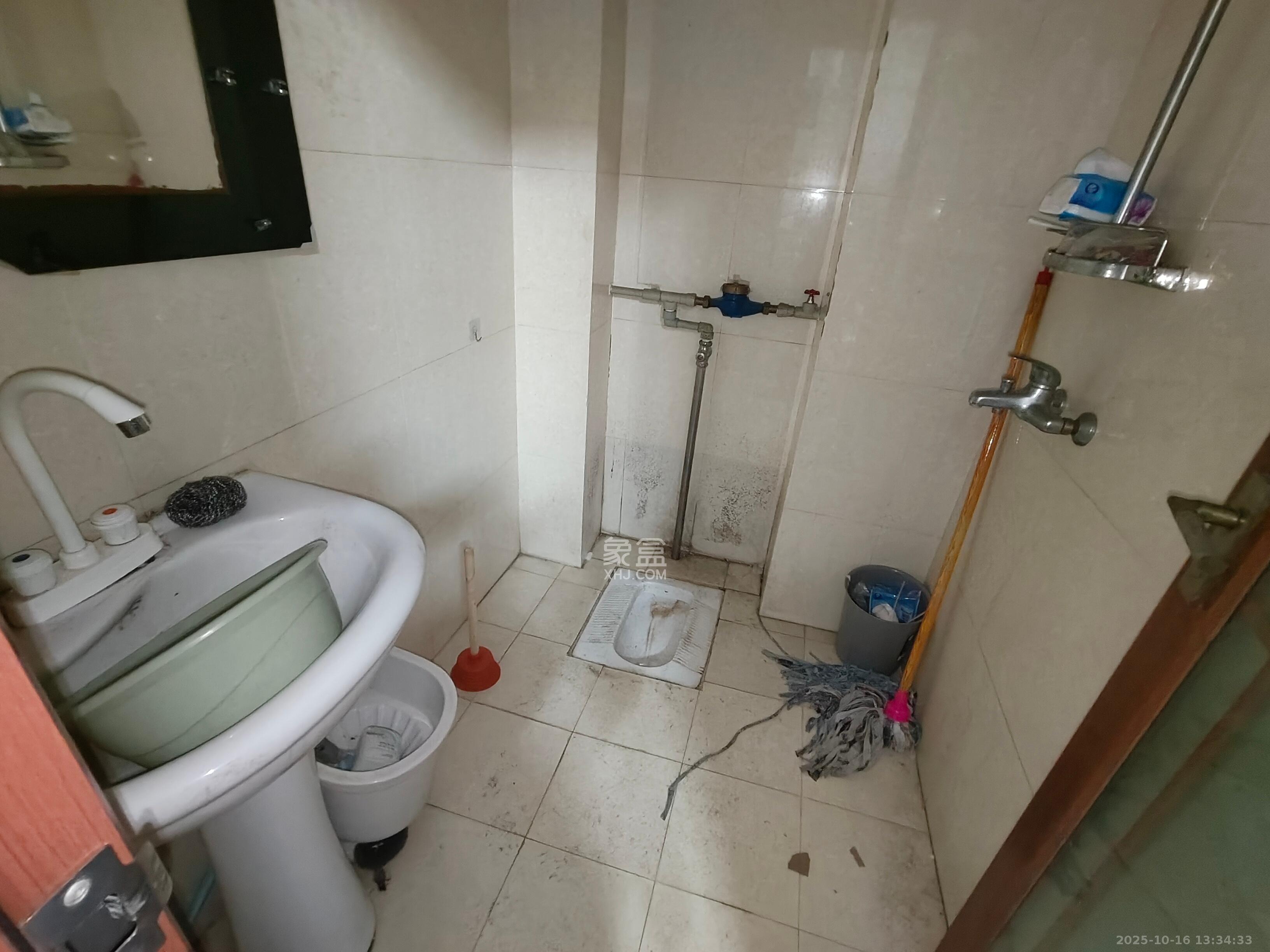 朝阳银座  1室1厅1卫    1800.0元/月 朝阳银座  1室1厅1卫    1800.0元/月室内图