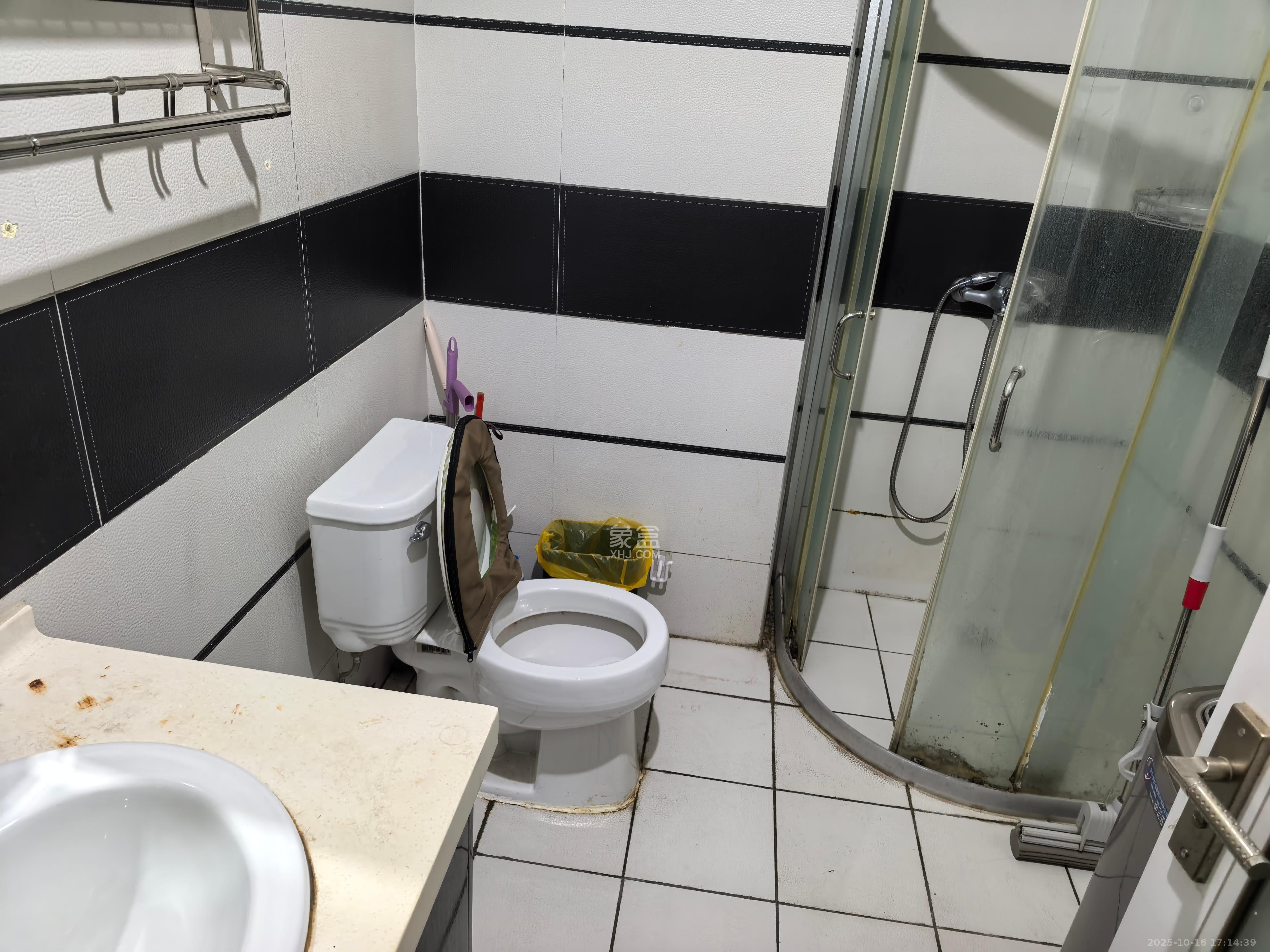 昊天大厦 1室1厅1卫 1600.0元/月 昊天大厦 1室1厅1卫 1600.0元/月室内图