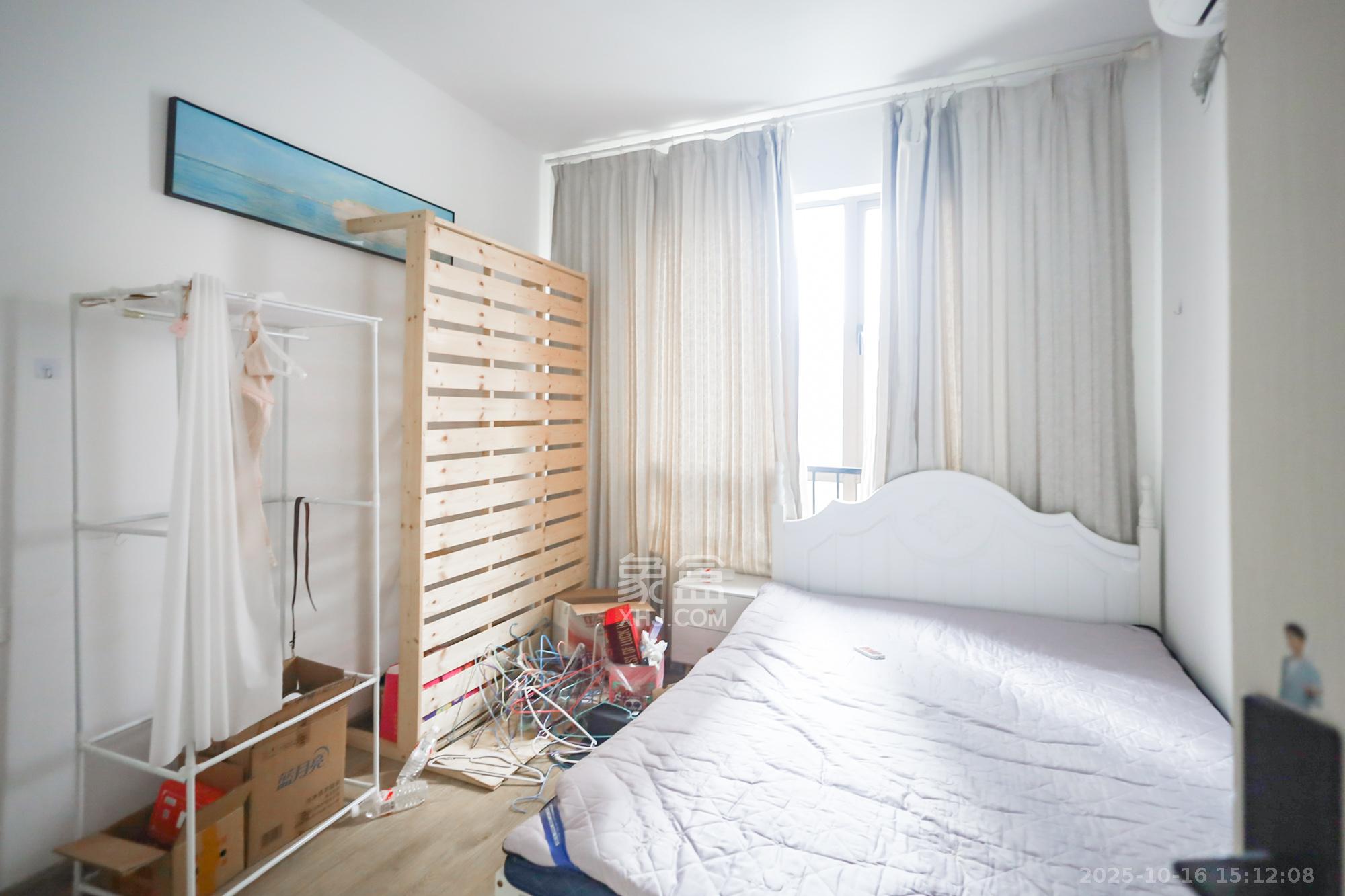 世茂铂翠湾二期  3室2厅1卫    135.0万 世茂铂翠湾二期  3室2厅1卫    135.0万卧室