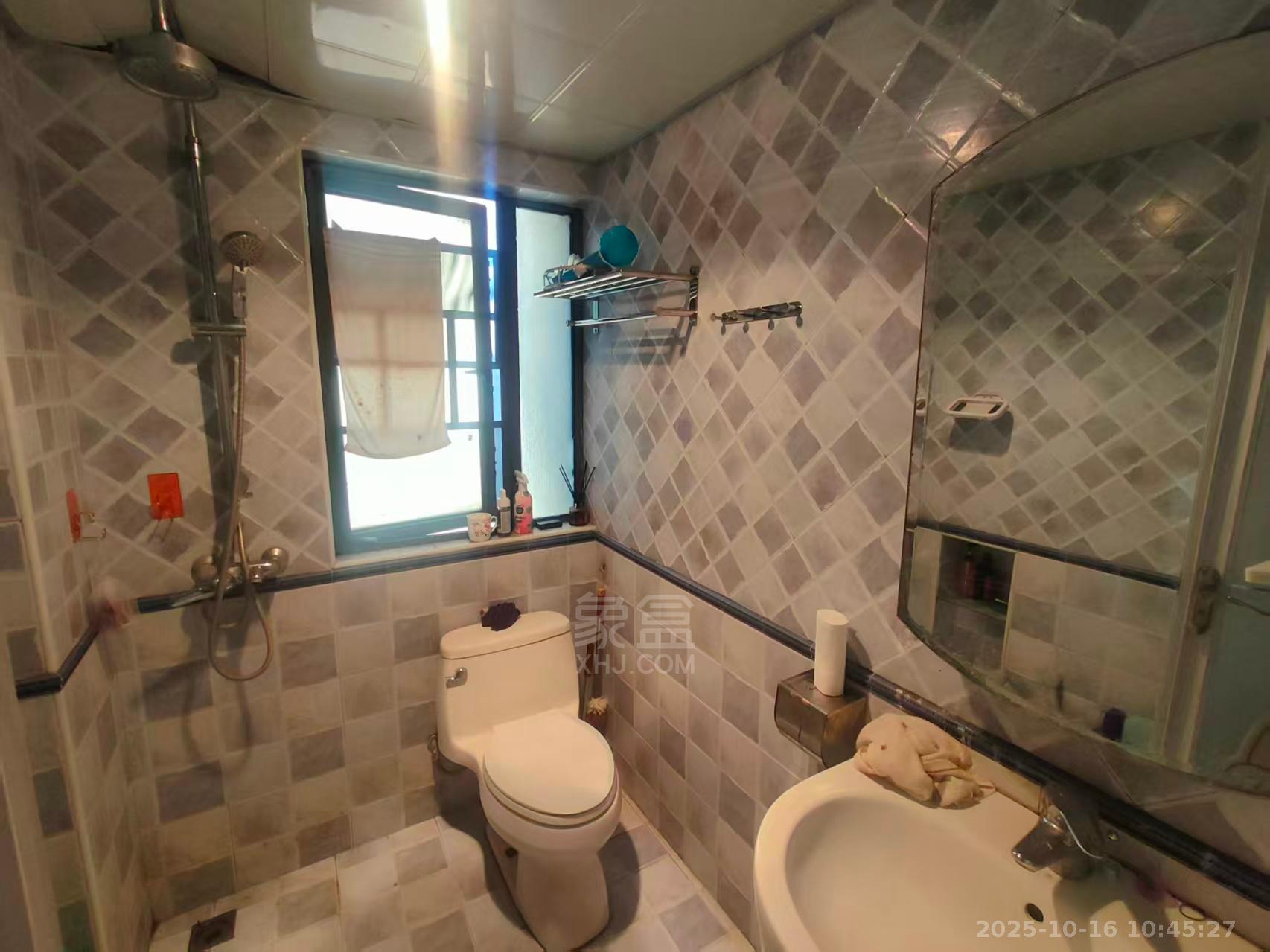 庐山春天早安华晨  3室2厅1卫    1900.0元/月室内图