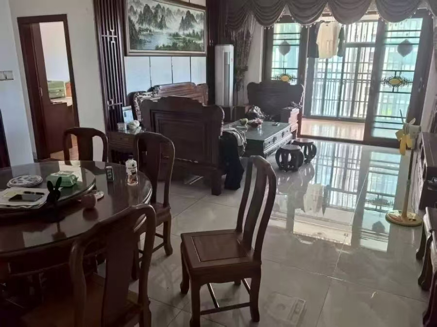 盛贤景都  4室1厅2卫    151.0万室内图