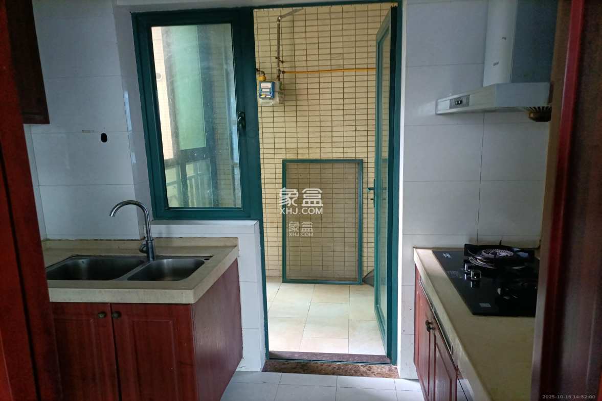 恒大绿洲 3室2厅2卫 2400.0元/月 恒大绿洲 3室2厅2卫 2400.0元/月室内图