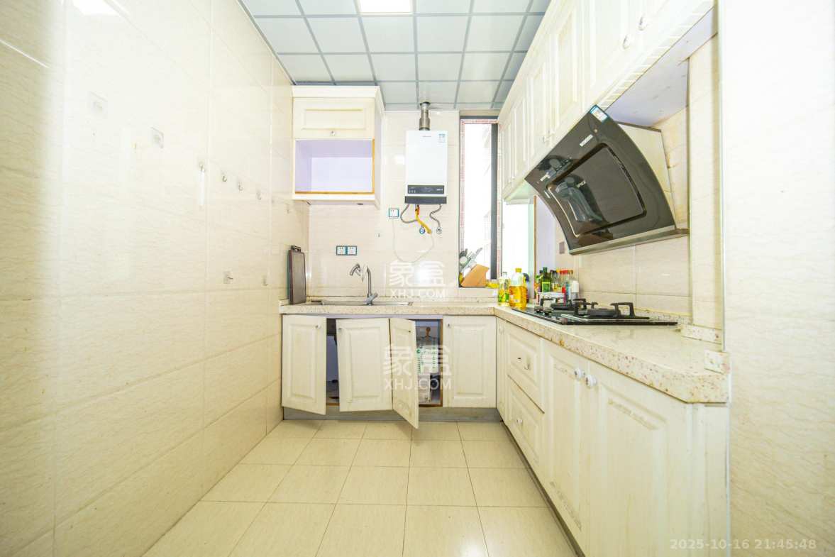 申湘宽境 2室2厅1卫 46.8万 申湘宽境 2室2厅1卫 46.8万厨房