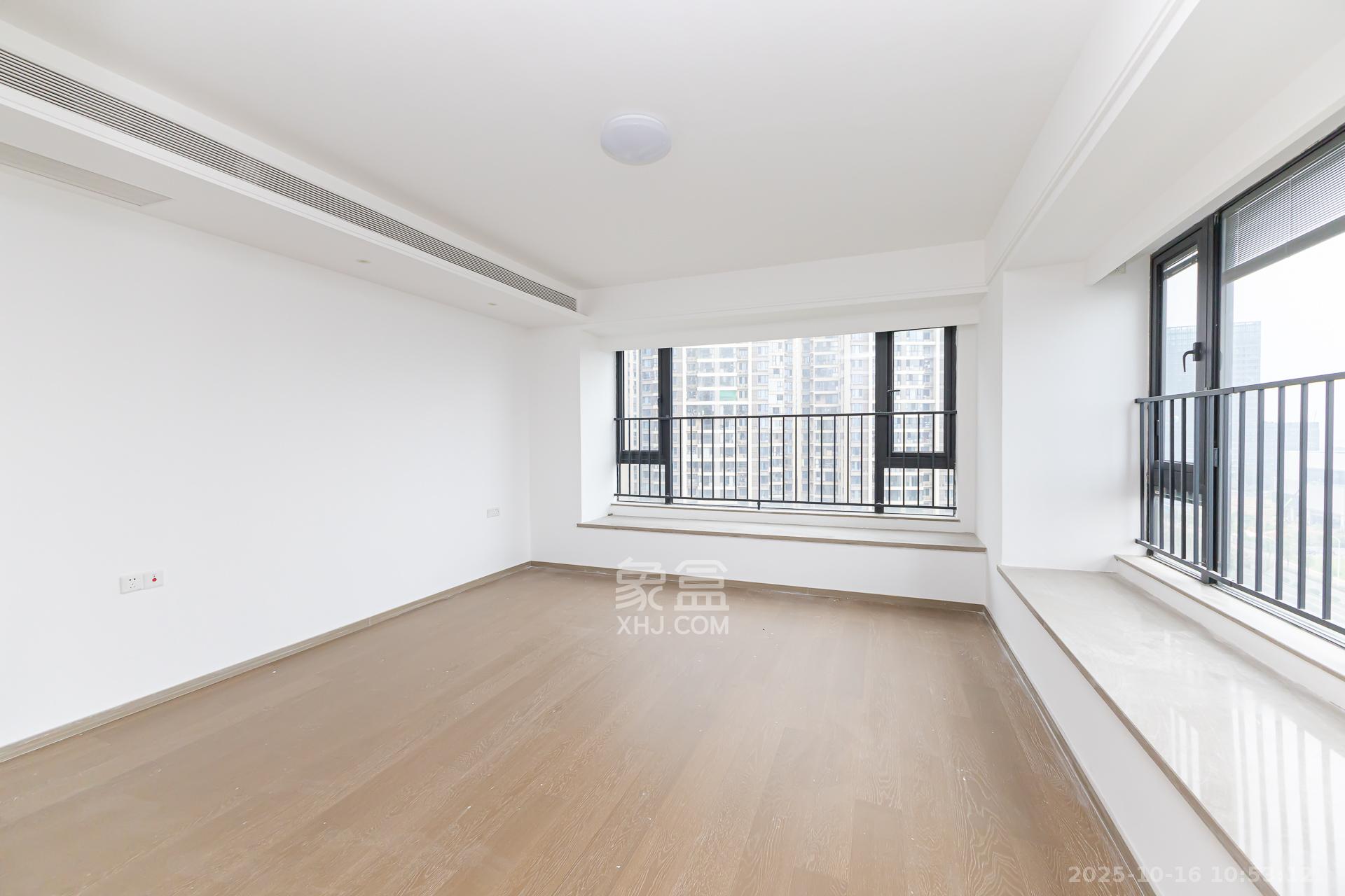 越秀湘江星汇城三期 4室2厅2卫 320.0万 越秀湘江星汇城三期 4室2厅2卫 320.0万卧室