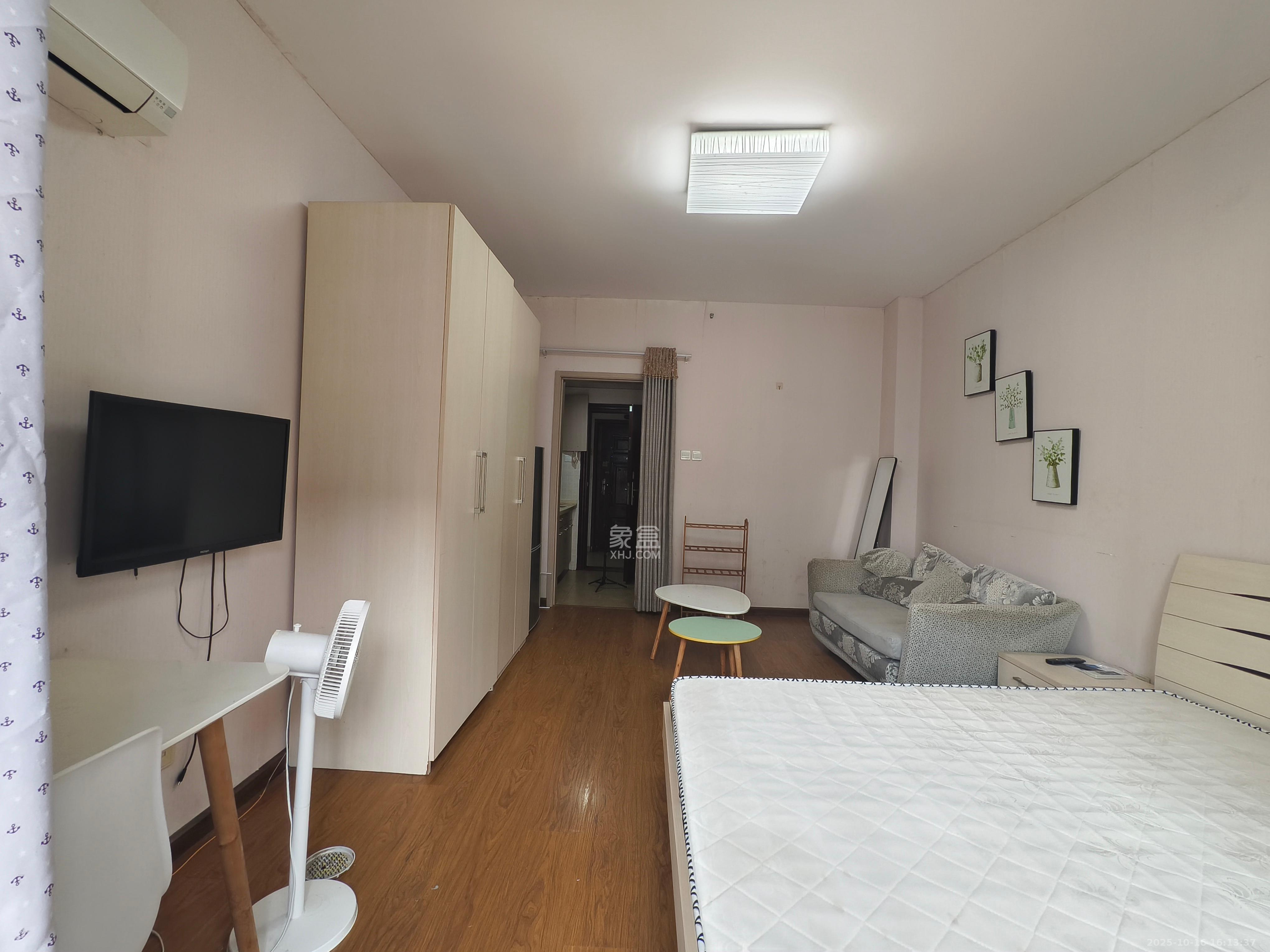 花漾年华（桂花园）  1室1厅1卫    1200.0元/月室内图