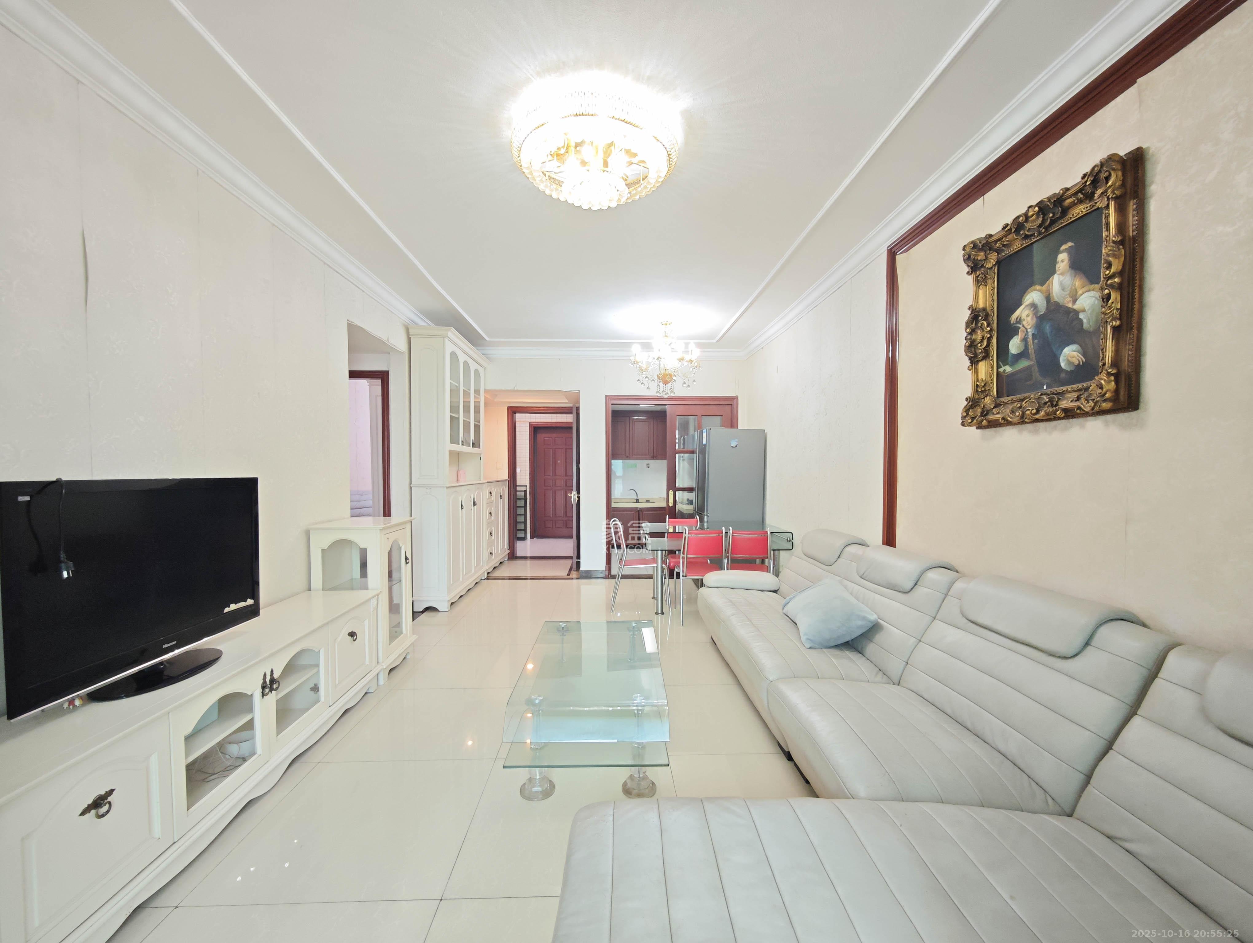 恒大城  3室2厅1卫    64.5万客厅