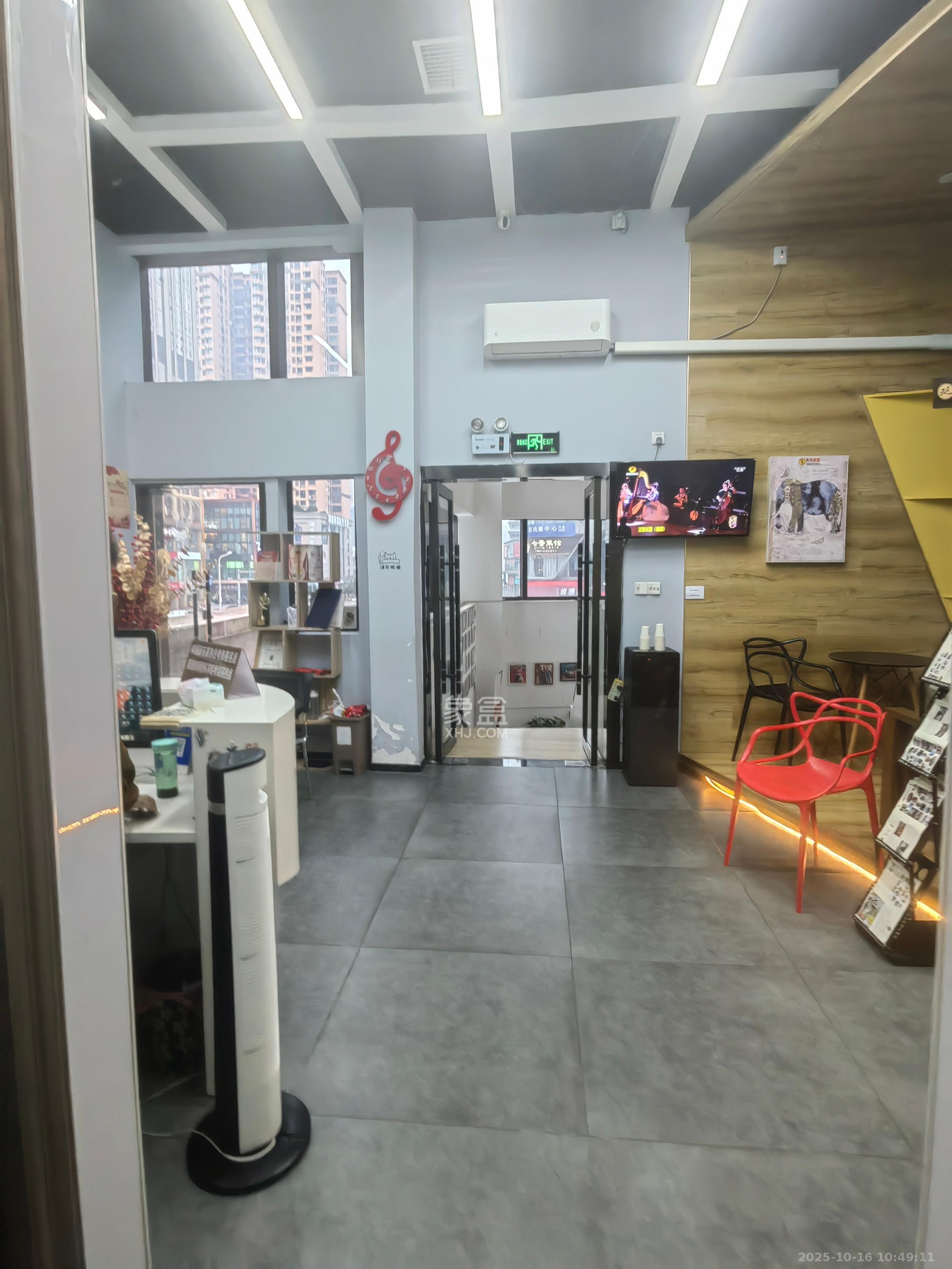 保利西海岸B区   402.2㎡      28000.0元/月室内图