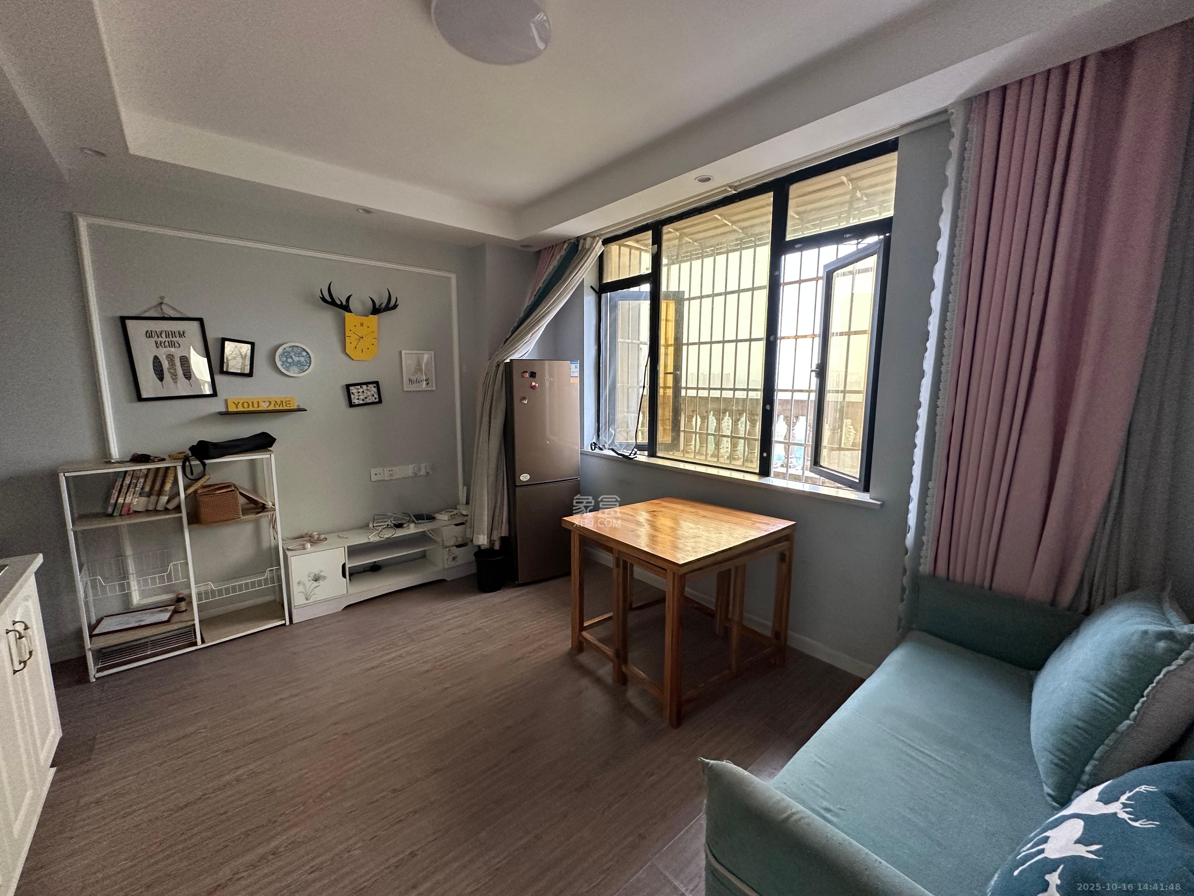 沁园春御院  1室1厅1卫    1900.0元/月室内图