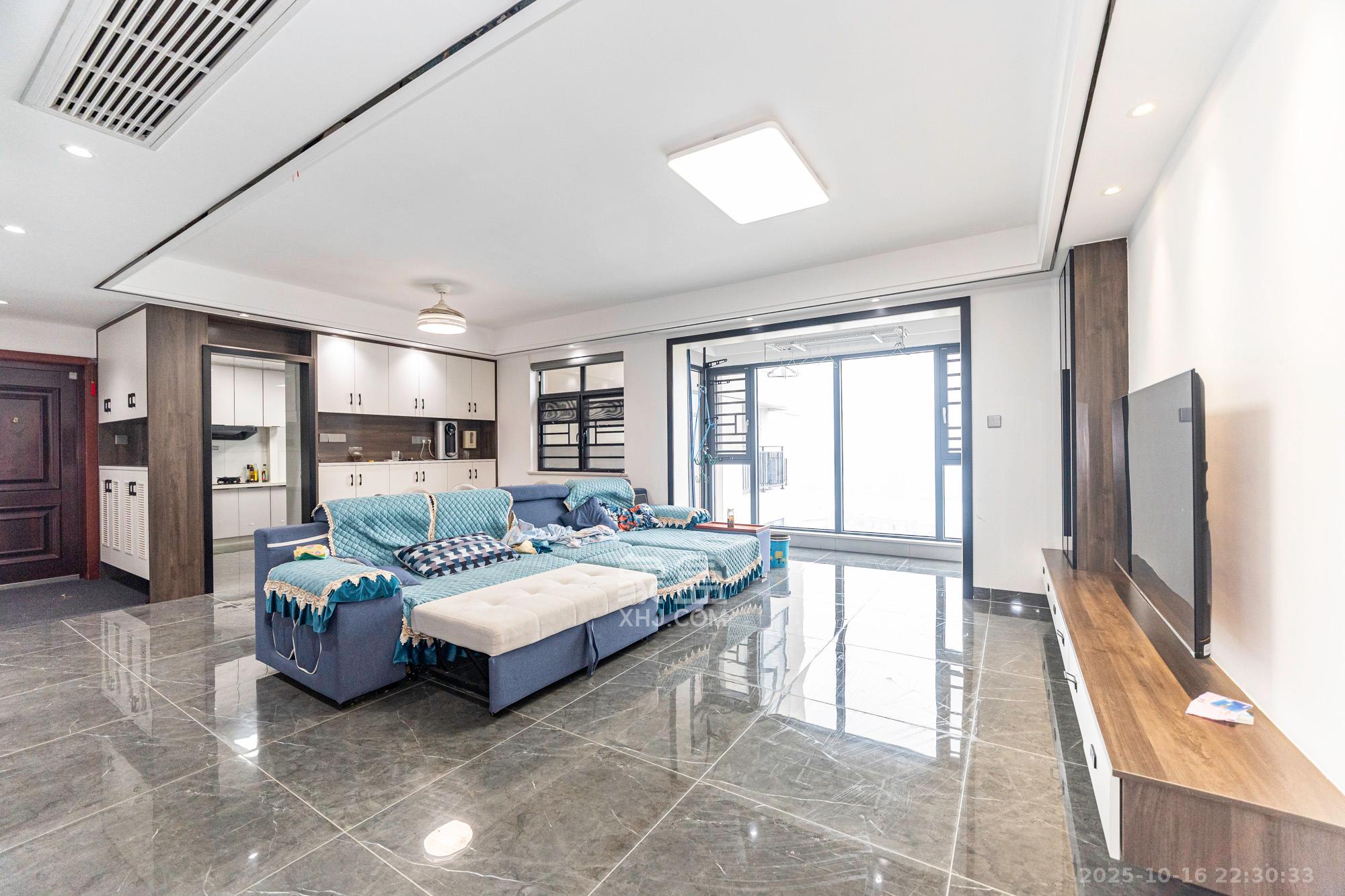 盛地东方芯府 3室2厅2卫 78.8万 盛地东方芯府 3室2厅2卫 78.8万客厅