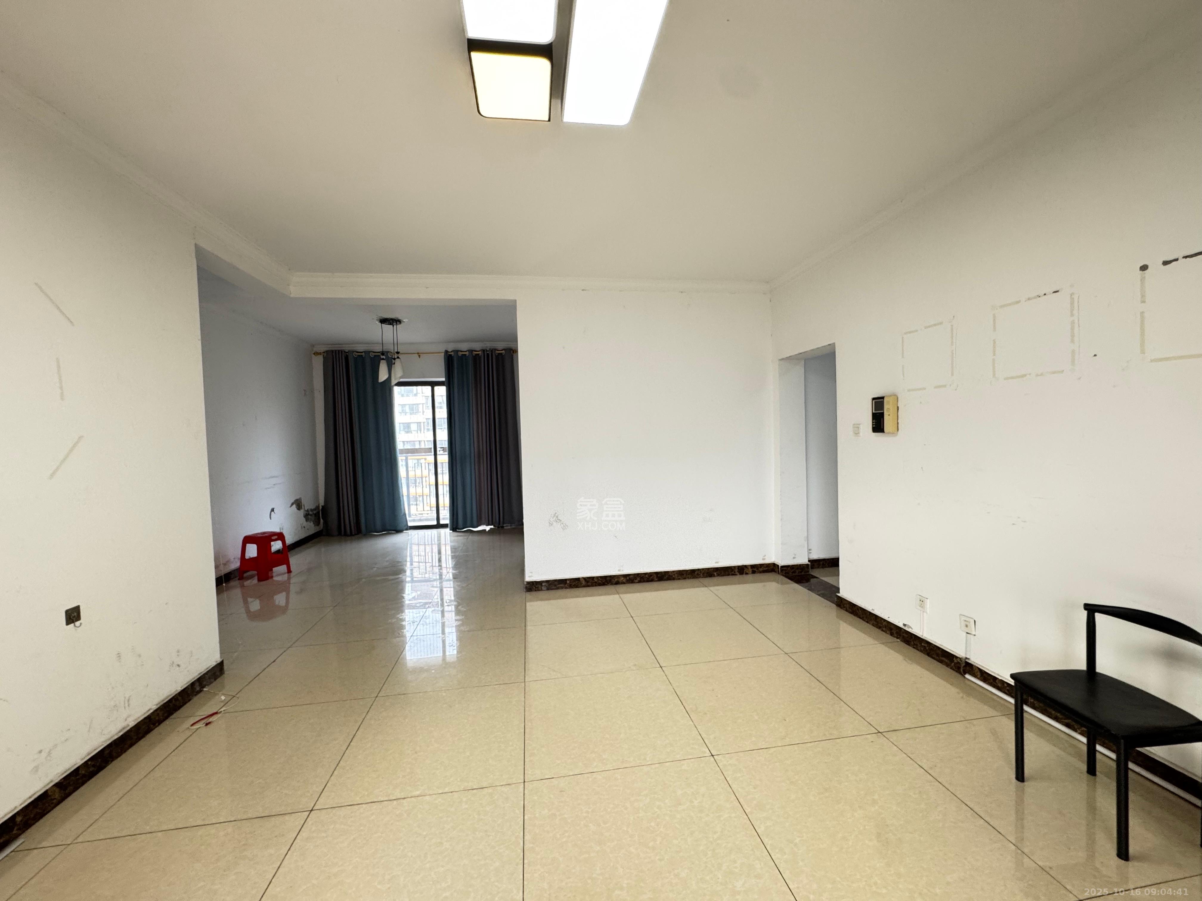 恒基凯旋门一二期 3室2厅2卫 2800.0元/月 恒基凯旋门一二期 3室2厅2卫 2800.0元/月室内图