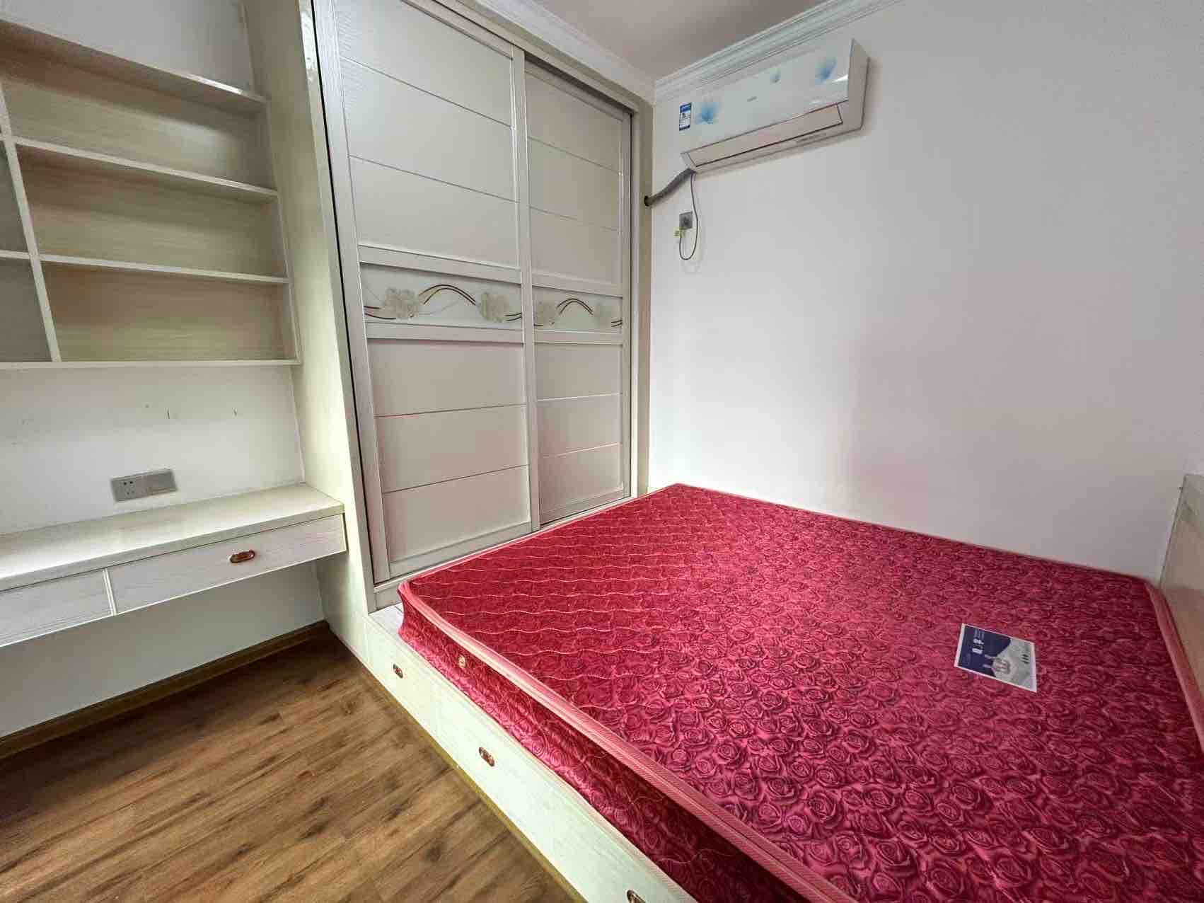 逸臣中央 3室2厅2卫 2000.0元/月 逸臣中央 3室2厅2卫 2000.0元/月室内图