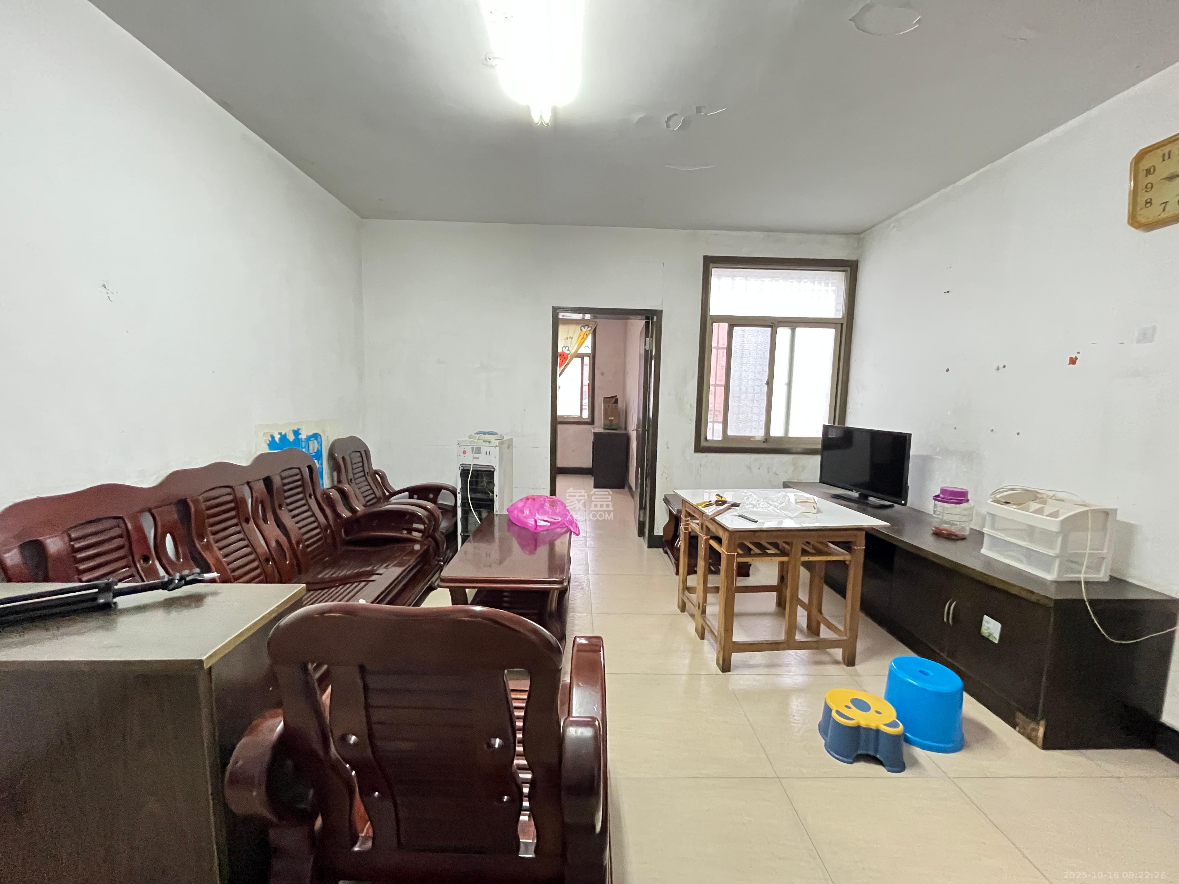 府后路小区  2室2厅1卫    1500.0元/月 府后路小区  2室2厅1卫    1500.0元/月