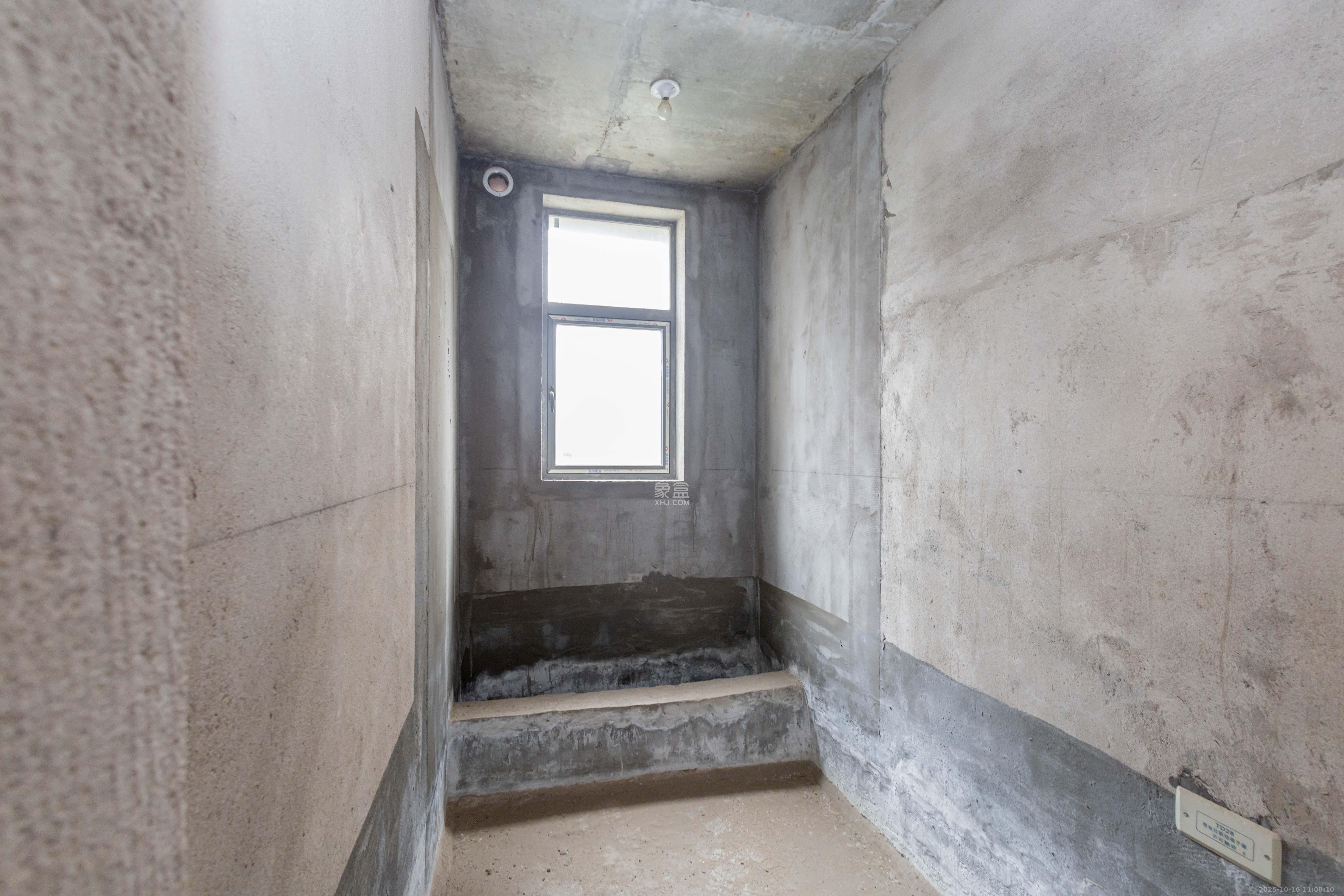 中房瑞致国际  2室2厅1卫    68.0万卫生间