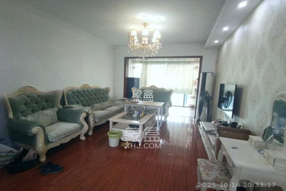 金科东方大院三四期 3室2厅2卫 2500.0元/月 金科东方大院三四期 3室2厅2卫 2500.0元/月室内图