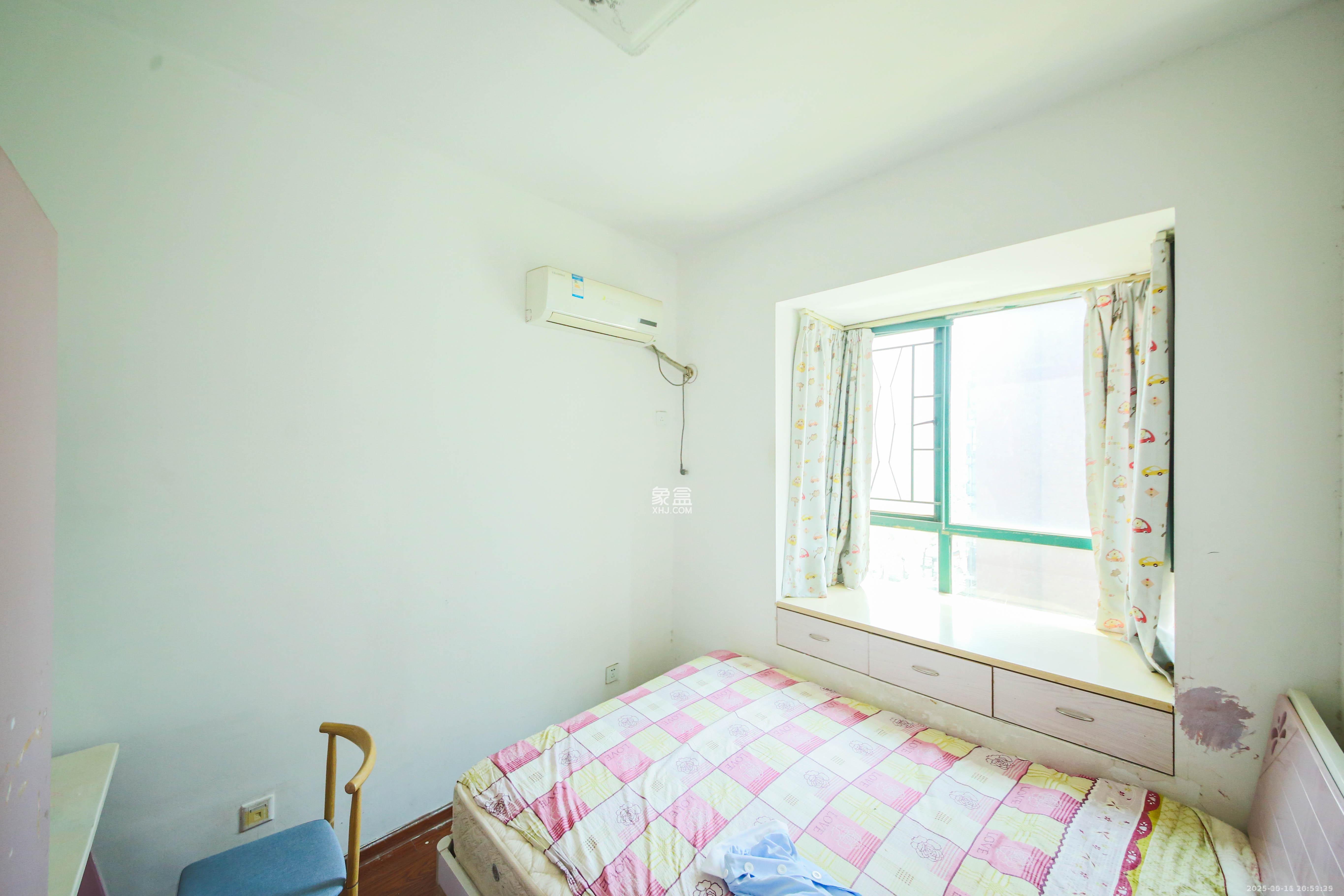 湘府东苑  1室2厅1卫    1900.0元/月 湘府东苑  1室2厅1卫    1900.0元/月室内图