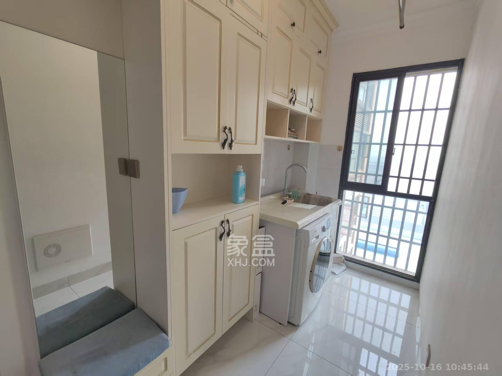 新景未来城 1室2厅2卫 1600.0元/月 新景未来城 1室2厅2卫 1600.0元/月室内图