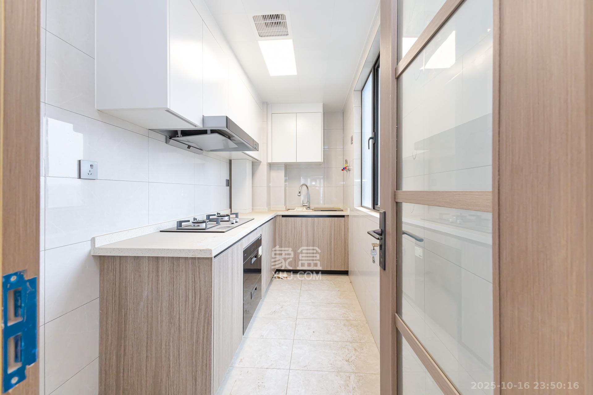 金富湘江悦城  4室2厅2卫    135.0万 金富湘江悦城  4室2厅2卫    135.0万厨房