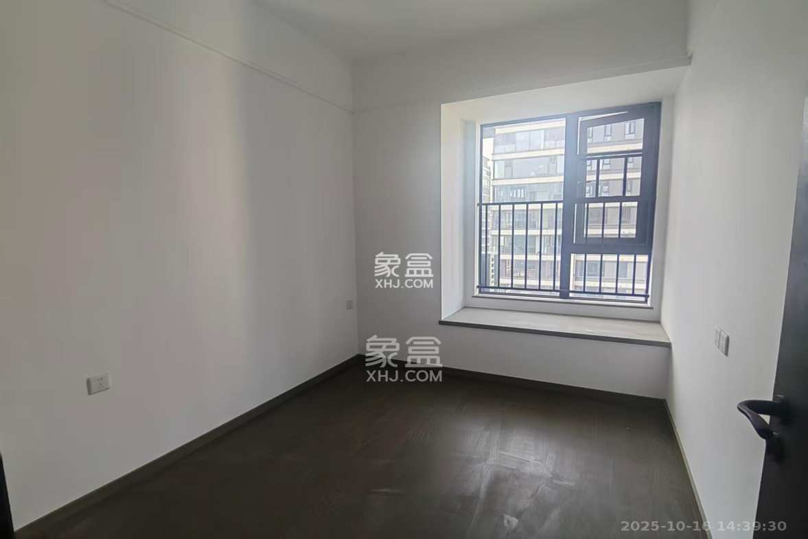 越秀湘江星汇城三期 4室2厅2卫 3500.0元/月 越秀湘江星汇城三期 4室2厅2卫 3500.0元/月室内图