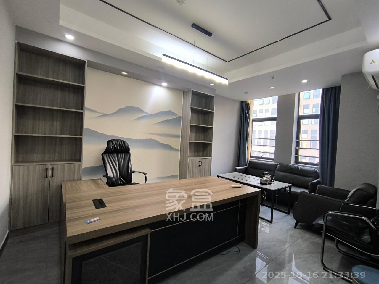 华润置地广场二期  3室1厅1卫    7500.0元/月 华润置地广场二期  3室1厅1卫    7500.0元/月