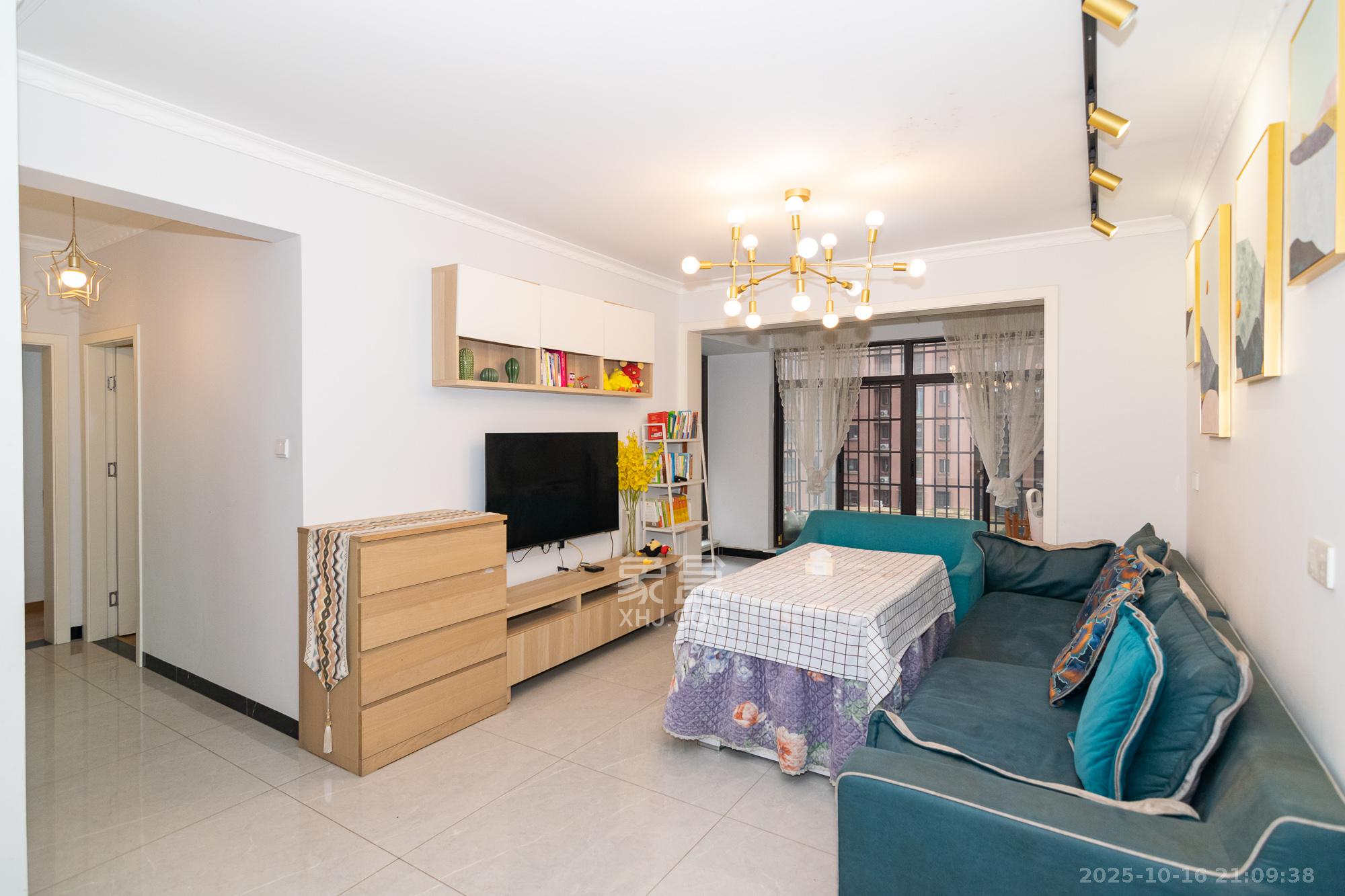 新城国际花都 3室2厅2卫 72.8万 新城国际花都 3室2厅2卫 72.8万客厅