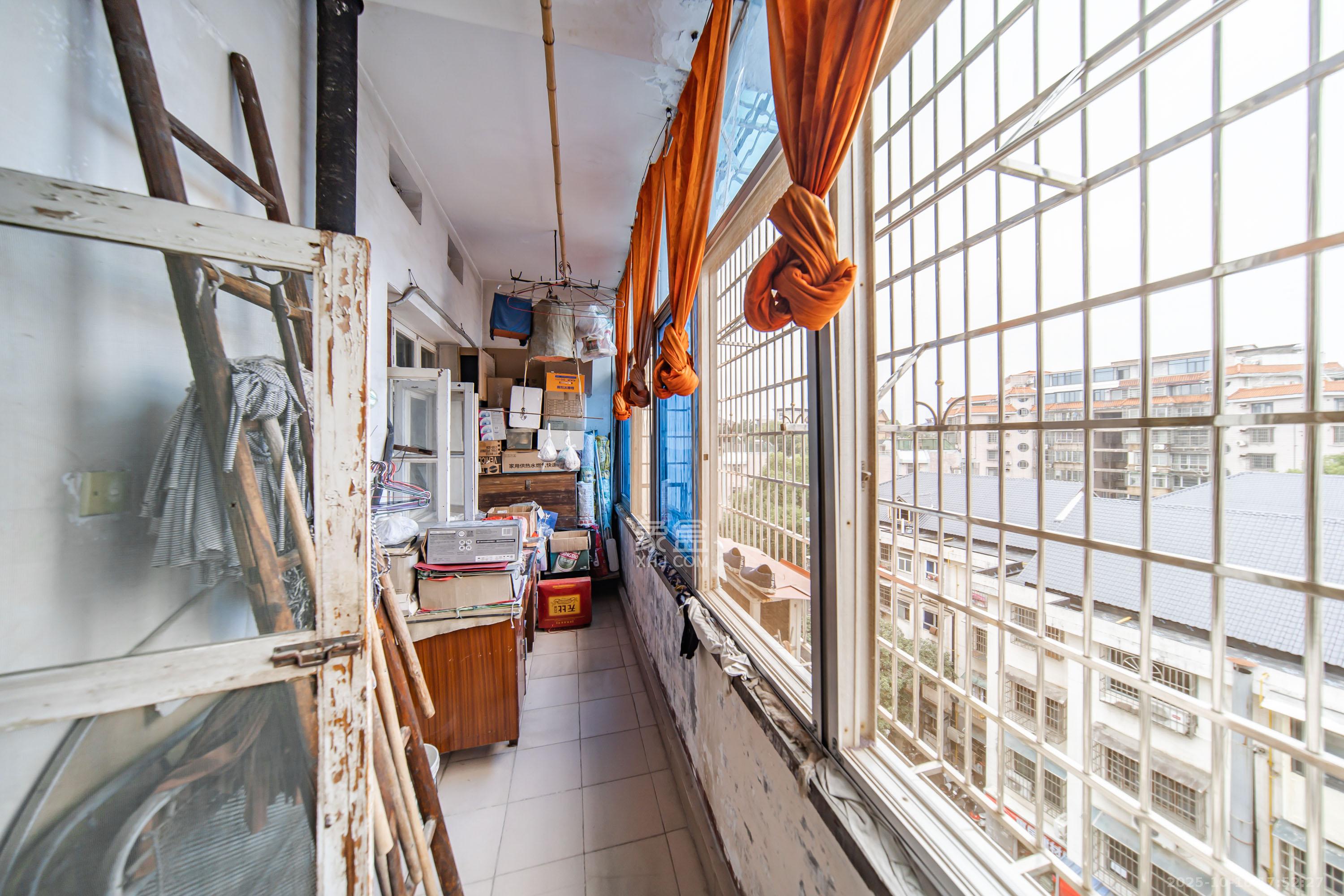 电表厂宿舍(新民路)  3室1厅1卫    80.0万 电表厂宿舍(新民路)  3室1厅1卫    80.0万阳台