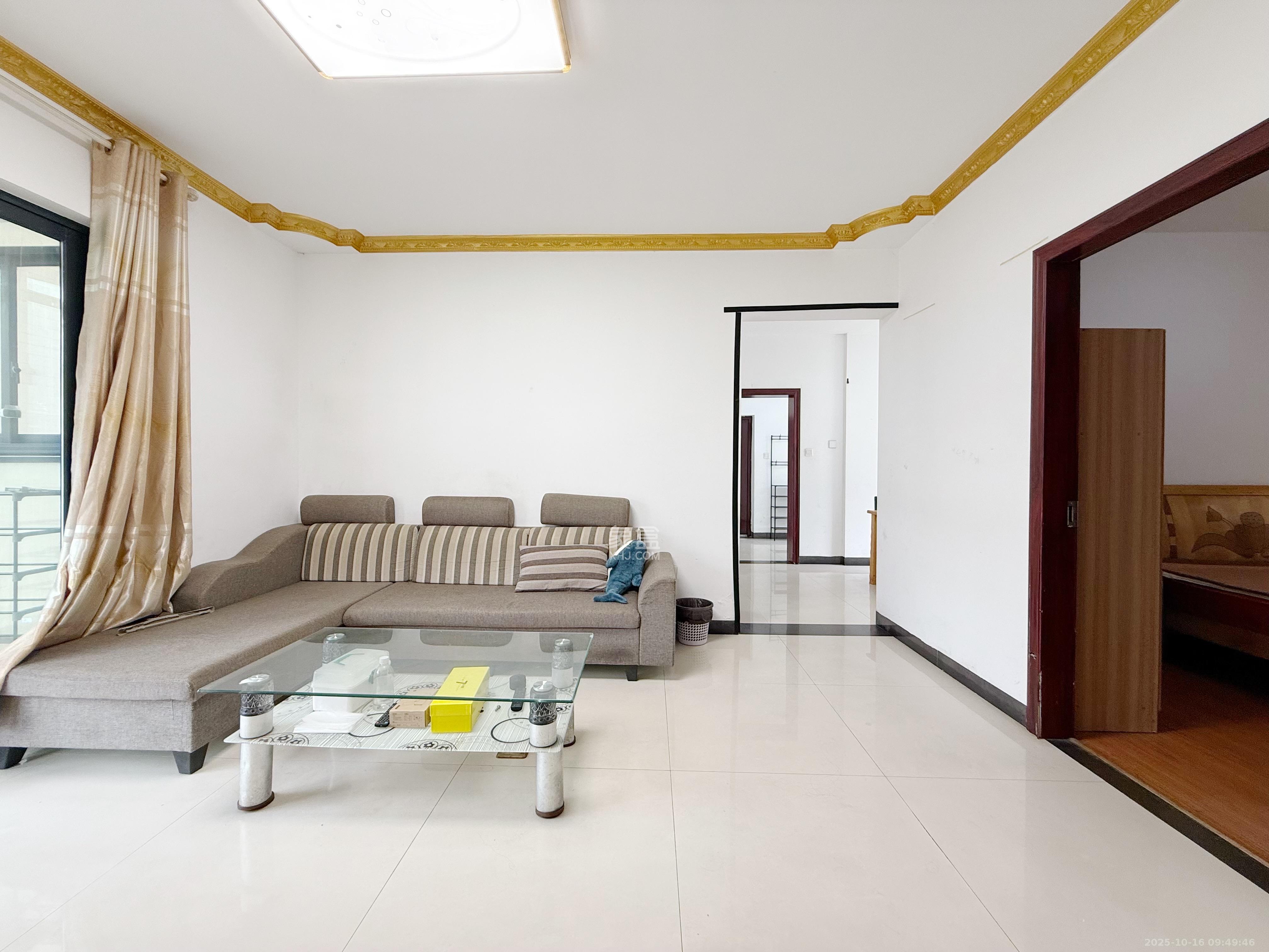 蓝山郡  3室2厅1卫    1800.0元/月室内图