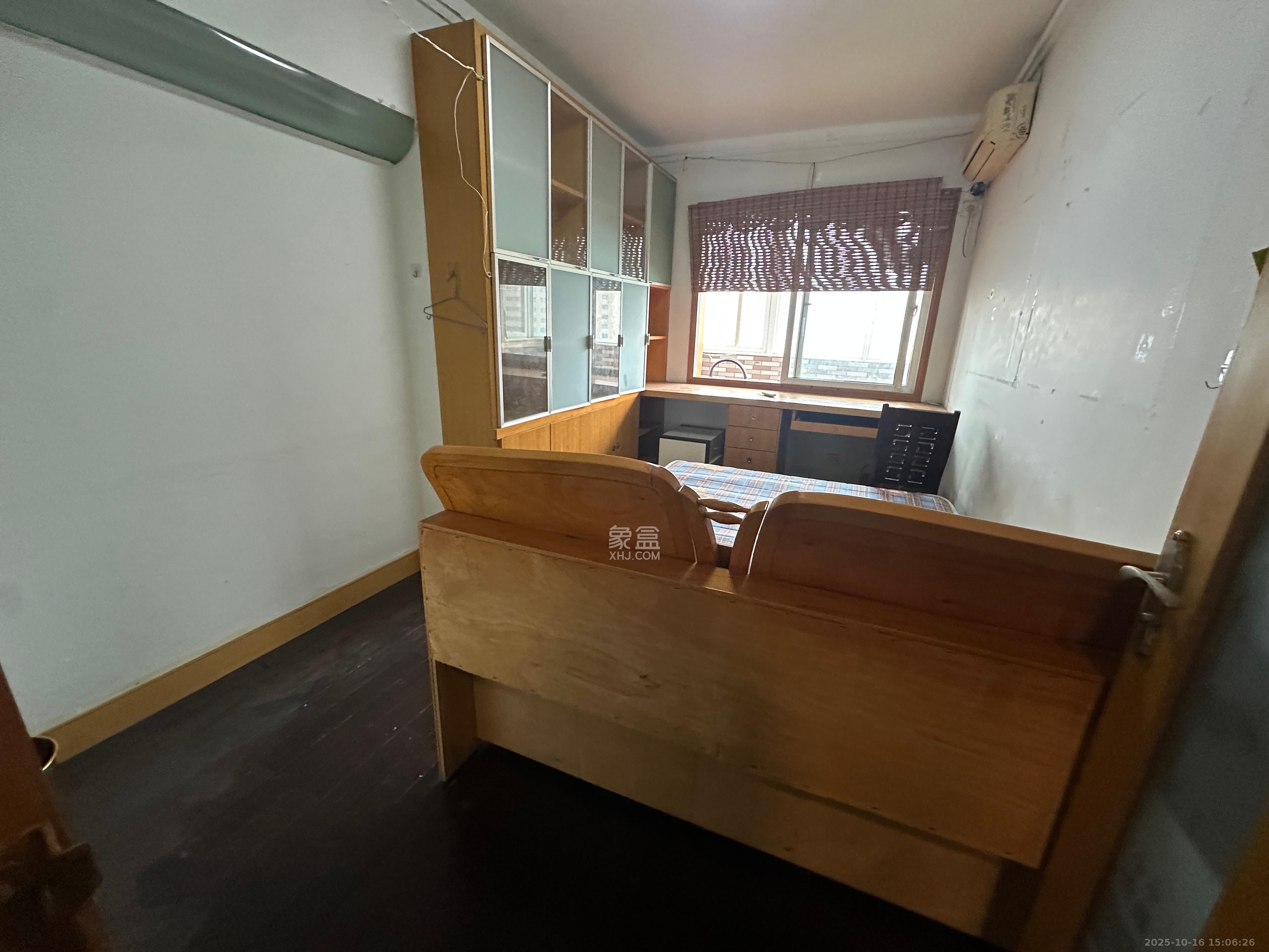 海利宿舍  4室2厅2卫    3500.0元/月室内图