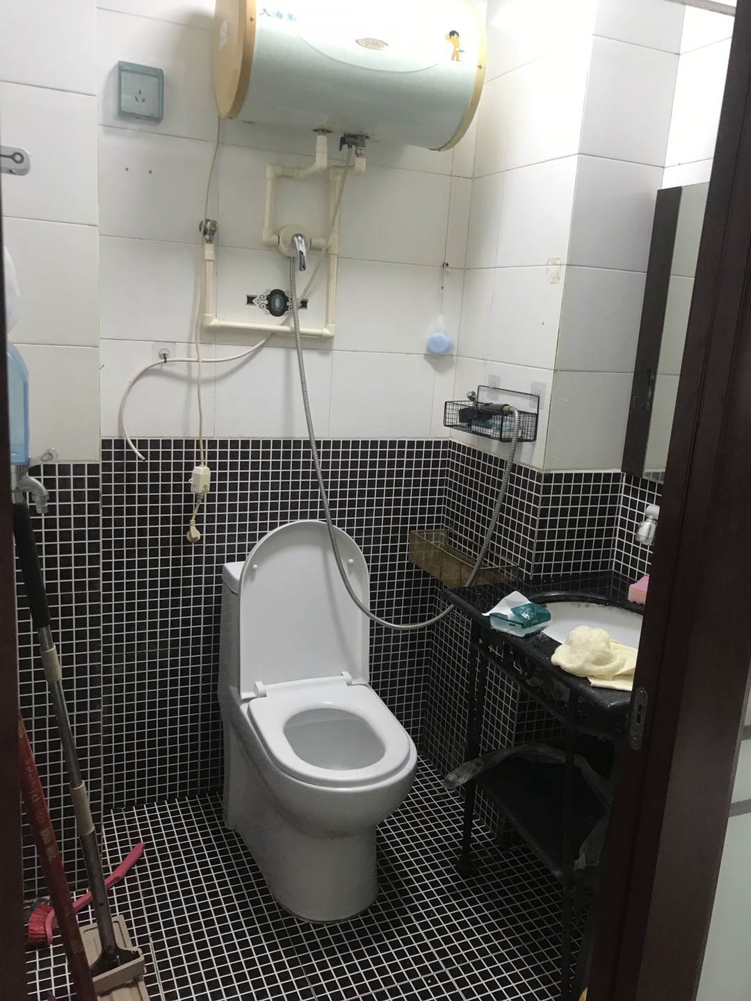 五洲商厦  2室1厅1卫    1900.0元/月室内图