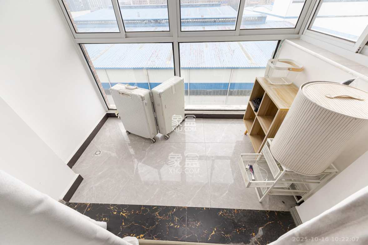 长高圆梦佳苑 3室2厅2卫 62.0万 长高圆梦佳苑 3室2厅2卫 62.0万阳台