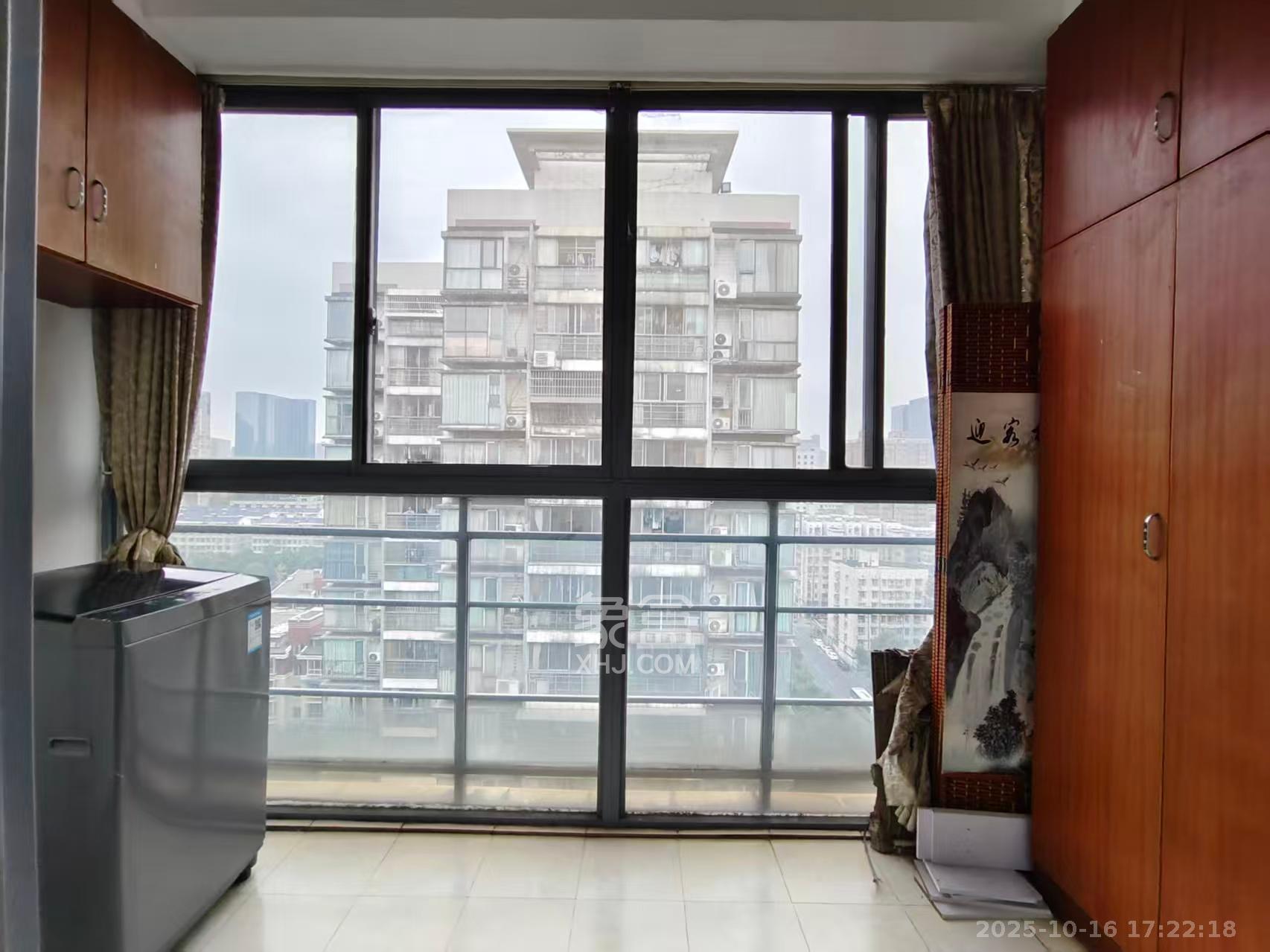 银港水晶城  2室2厅1卫    2000.0元/月 银港水晶城  2室2厅1卫    2000.0元/月室内图