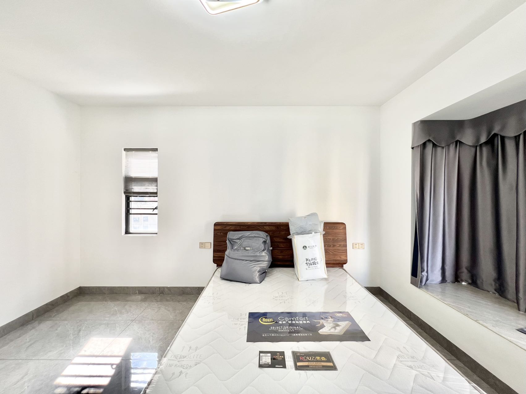 中平广场  3室2厅2卫    3600.0元/月室内图