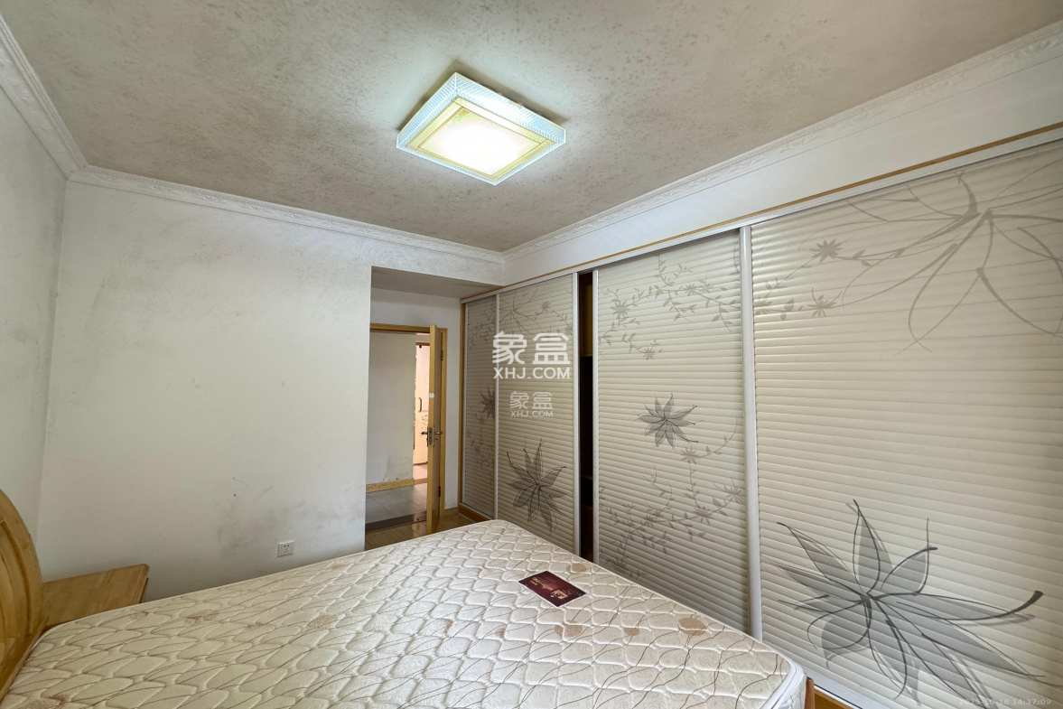 水岸世景  3室2厅1卫    1600.0元/月 水岸世景  3室2厅1卫    1600.0元/月室内图