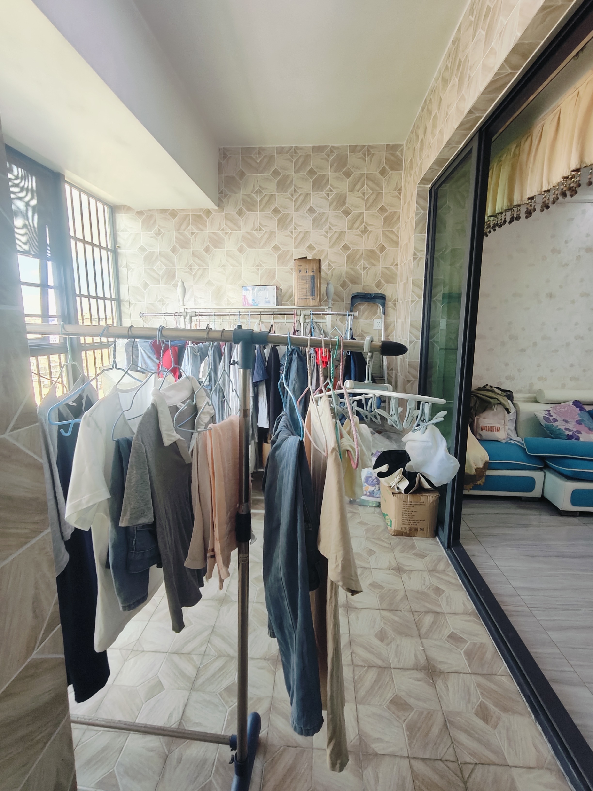 海岸豪庭  2室2厅1卫    176.0万 海岸豪庭  2室2厅1卫    176.0万客厅