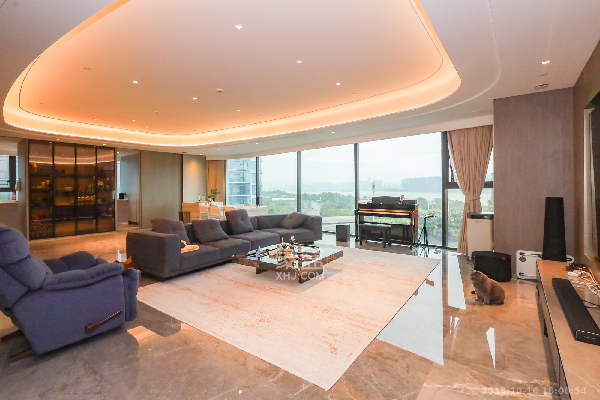 润和滨江湾  4室2厅4卫    1000.0万 润和滨江湾  4室2厅4卫    1000.0万客厅