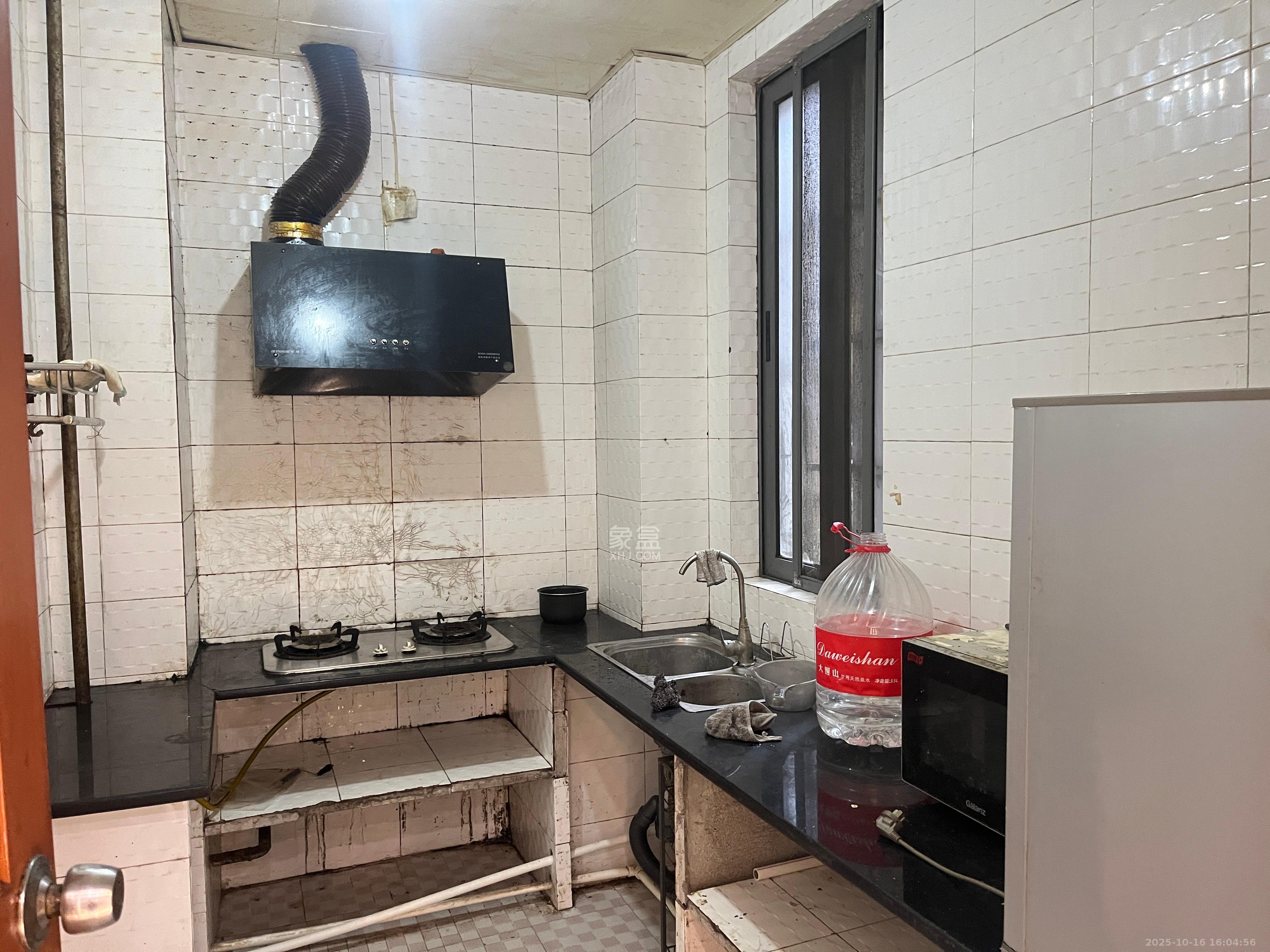 上海城小区 2室2厅1卫 2200.0元/月 上海城小区 2室2厅1卫 2200.0元/月室内图