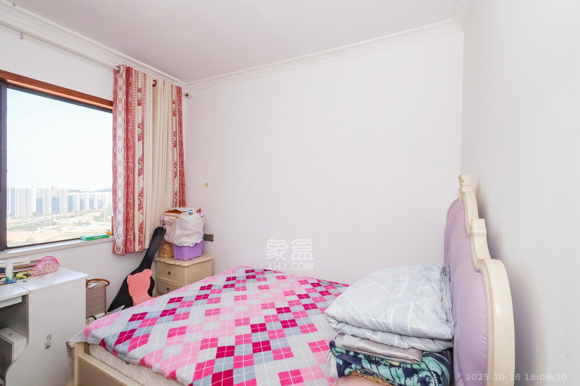 钰龙天下二期（钰龙佳园）  4室2厅2卫    265.0万卧室