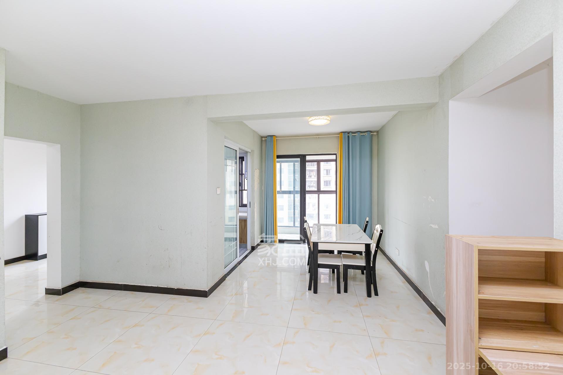 勤诚达境界城 4室2厅2卫 122.0万 勤诚达境界城 4室2厅2卫 122.0万客厅