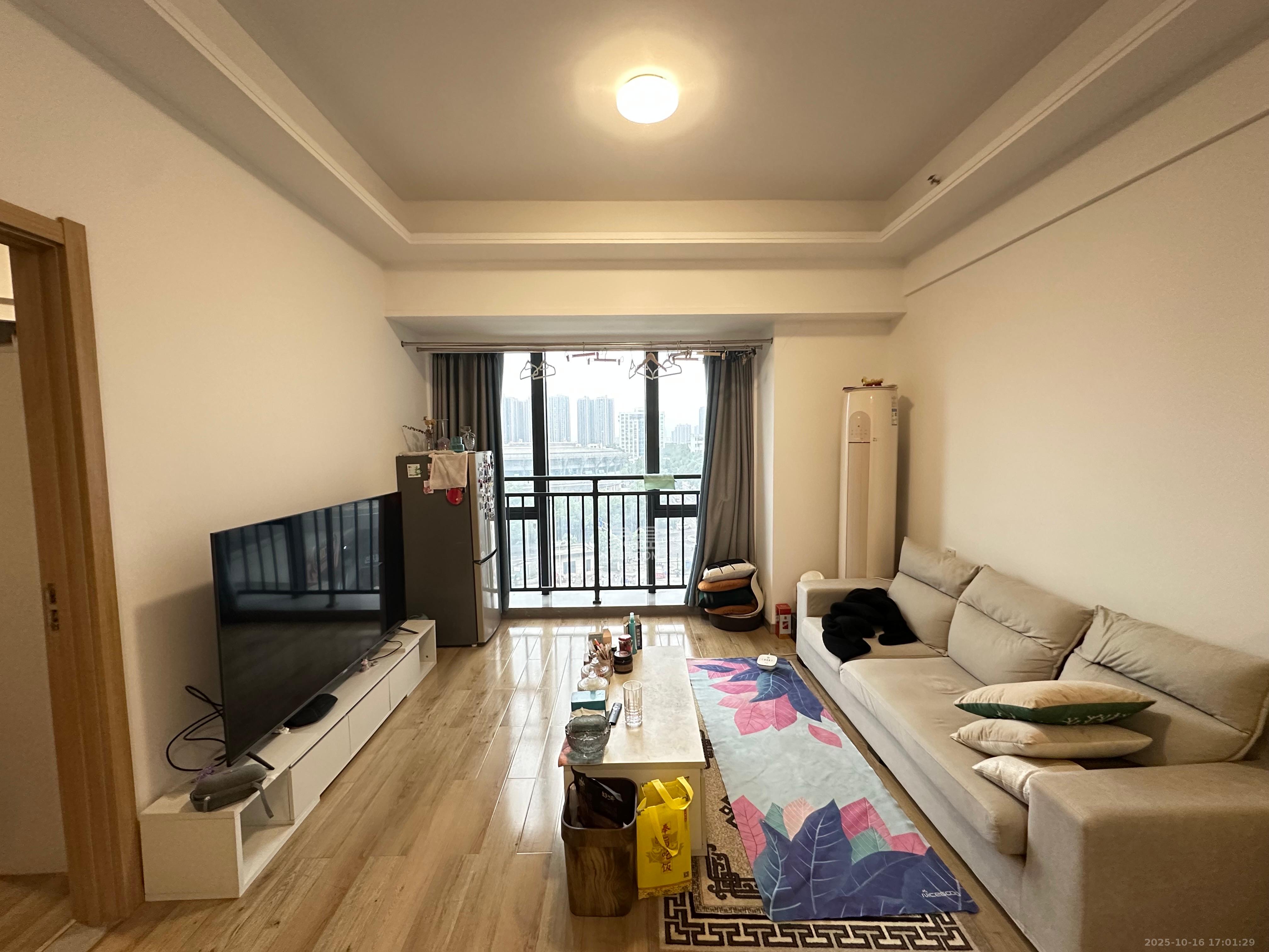 万润时光里  2室1厅1卫    3000.0元/月