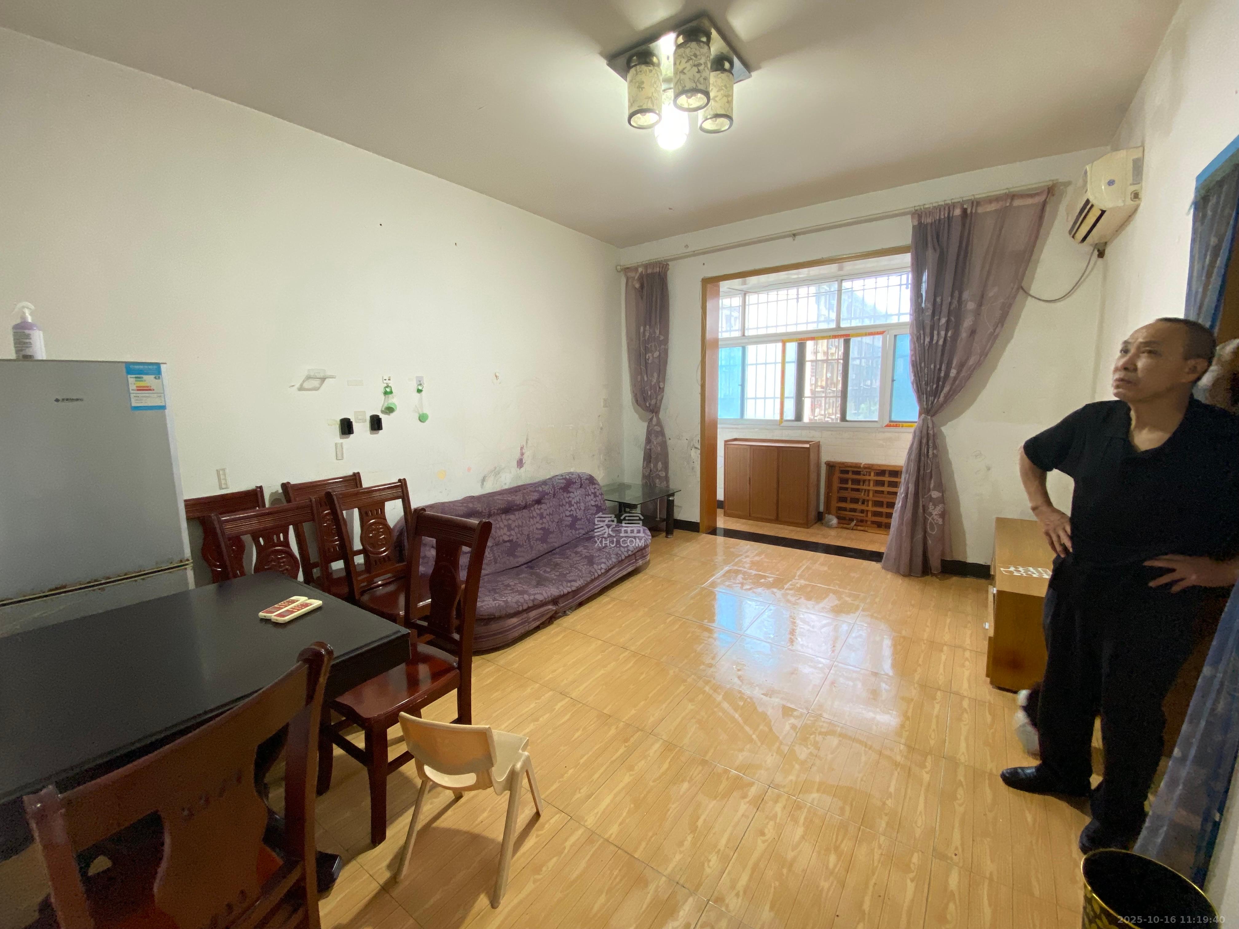 麻园公寓（下麻园岭40号）  1室1厅1卫    1300.0元/月室内图