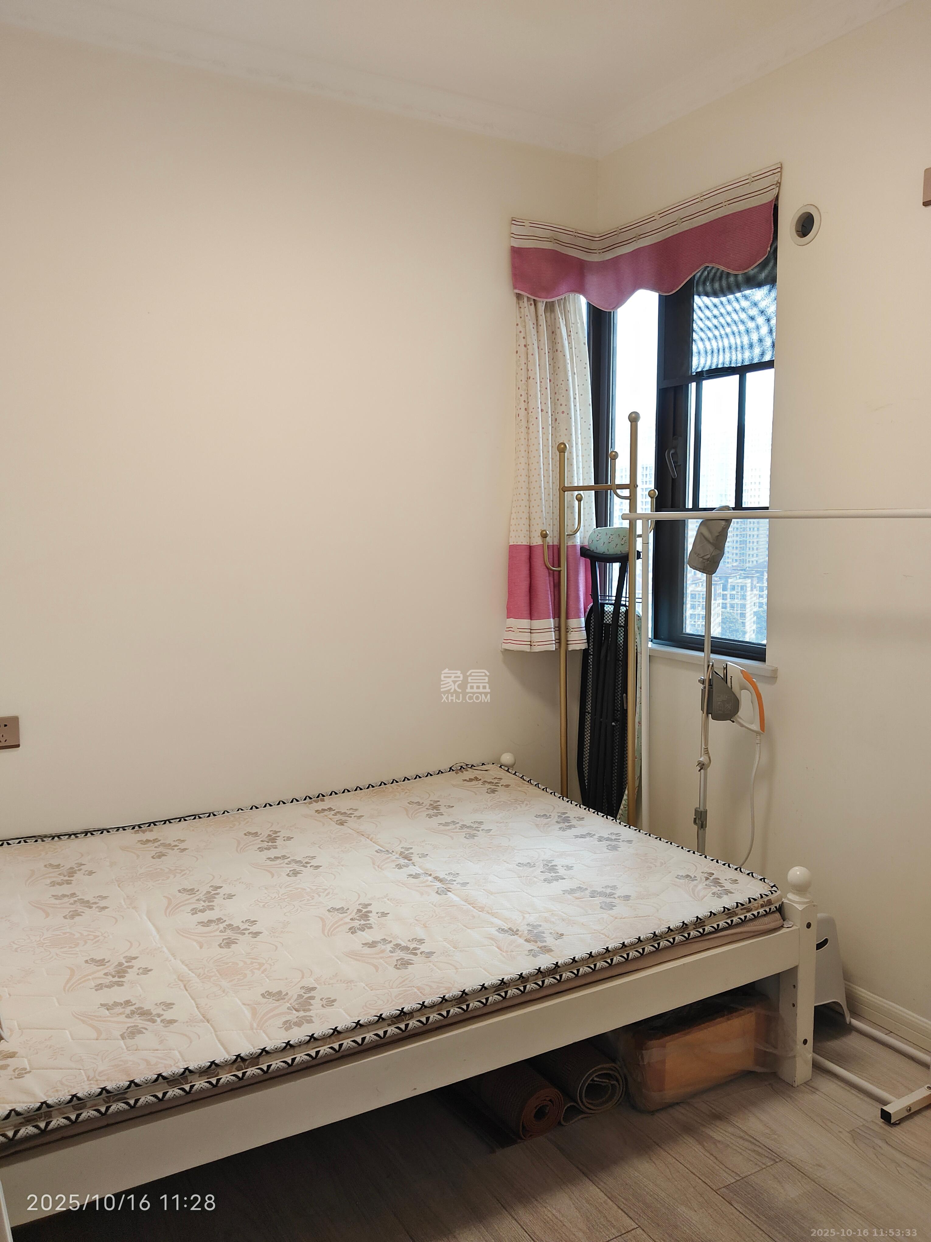 华润置地广场一期  1室1厅1卫    2200.0元/月 华润置地广场一期  1室1厅1卫    2200.0元/月室内图