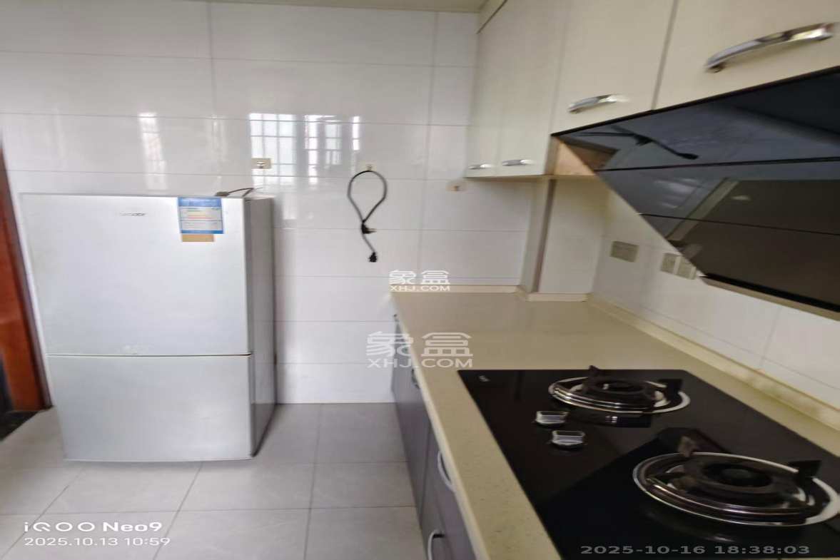 豪庭(江城豪庭) 3室2厅1卫 2100.0元/月 豪庭(江城豪庭) 3室2厅1卫 2100.0元/月室内图