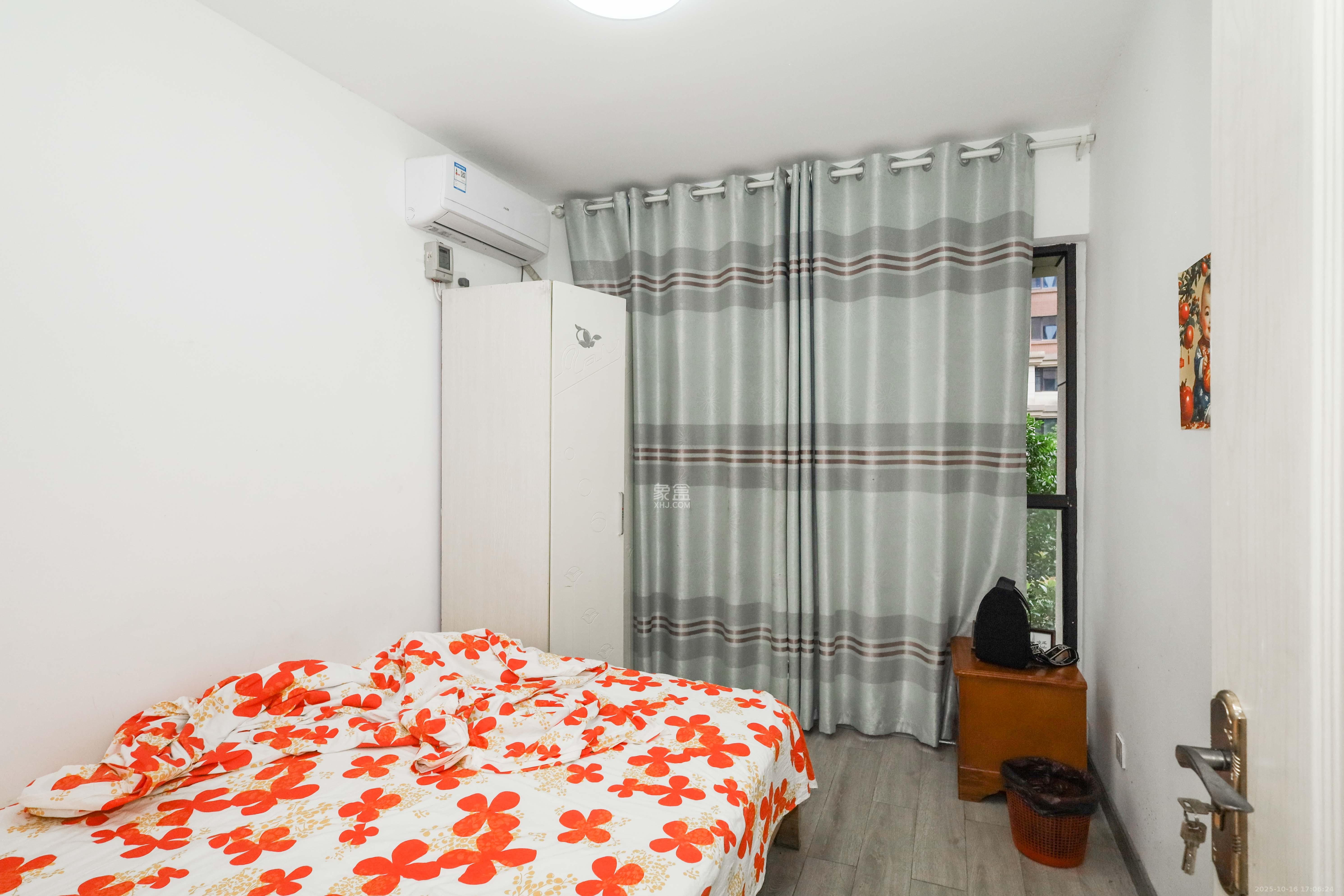 中冶中央公园  3室2厅2卫    97.9万 中冶中央公园  3室2厅2卫    97.9万卧室