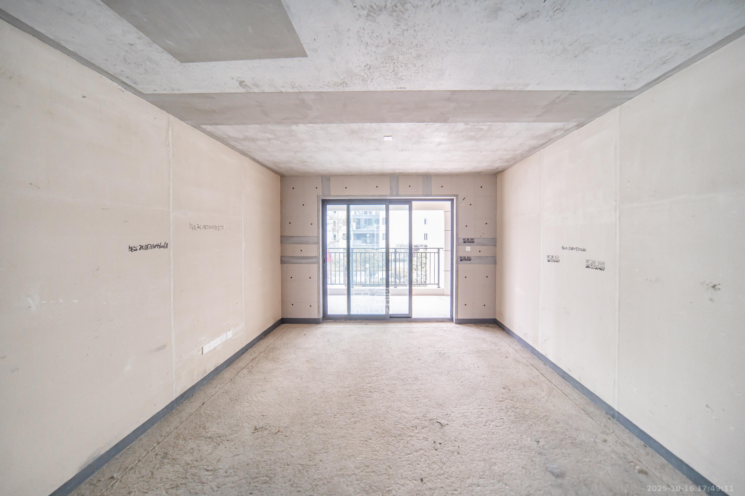 保利长交锦上  4室2厅2卫    128.0万 保利长交锦上  4室2厅2卫    128.0万