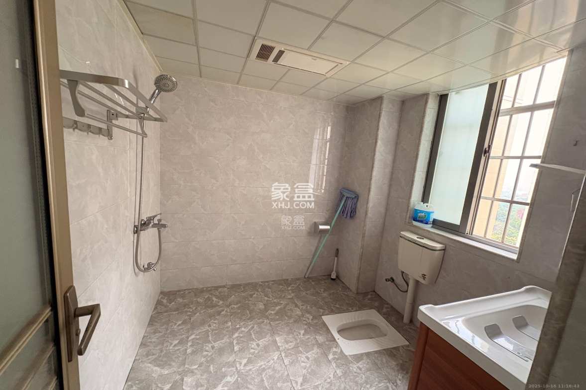 汇景豪庭 1室2厅1卫 2500.0元/月 汇景豪庭 1室2厅1卫 2500.0元/月室内图