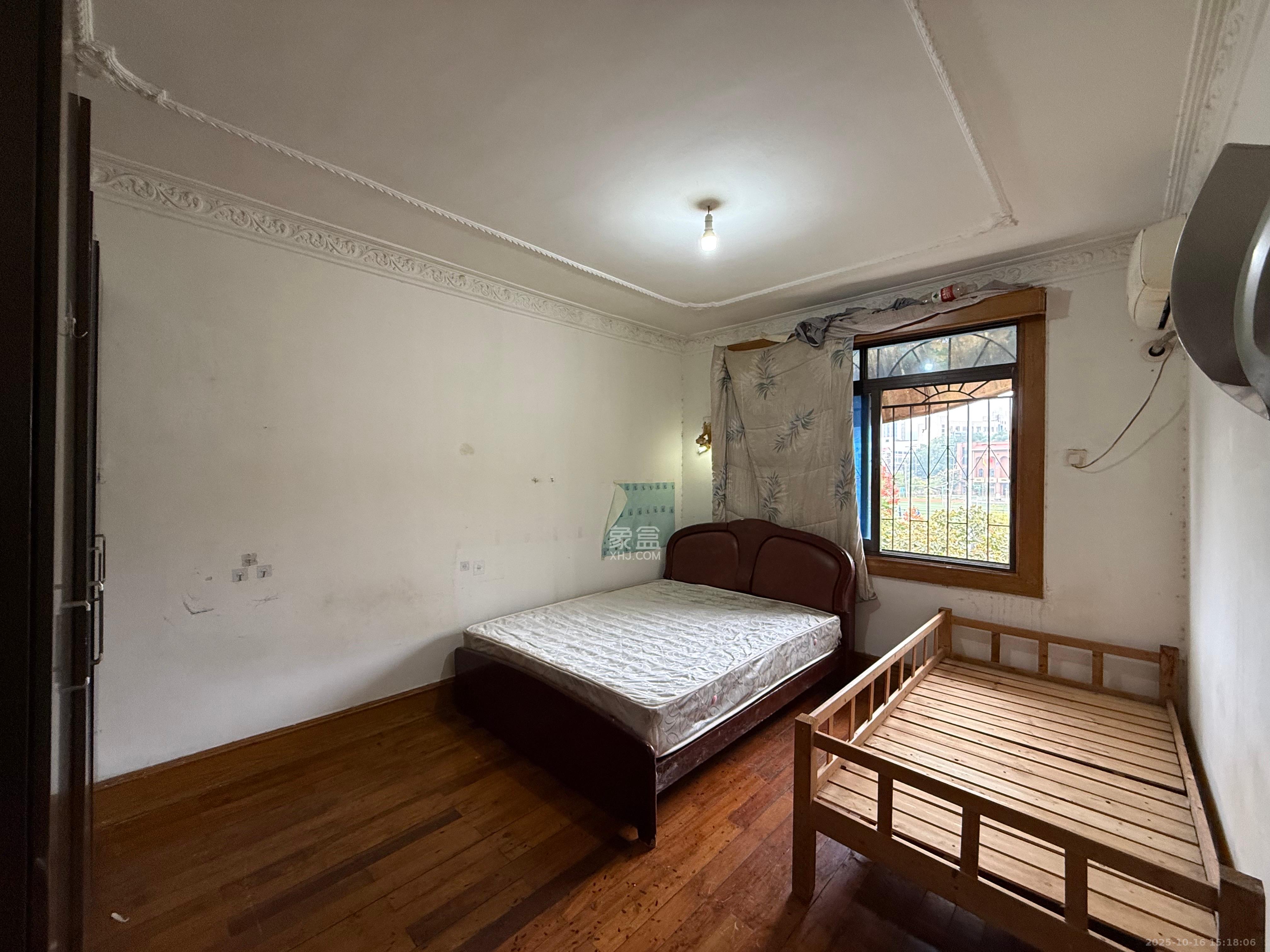 南湖公寓（万顺公寓）  3室2厅1卫    2000.0元/月室内图